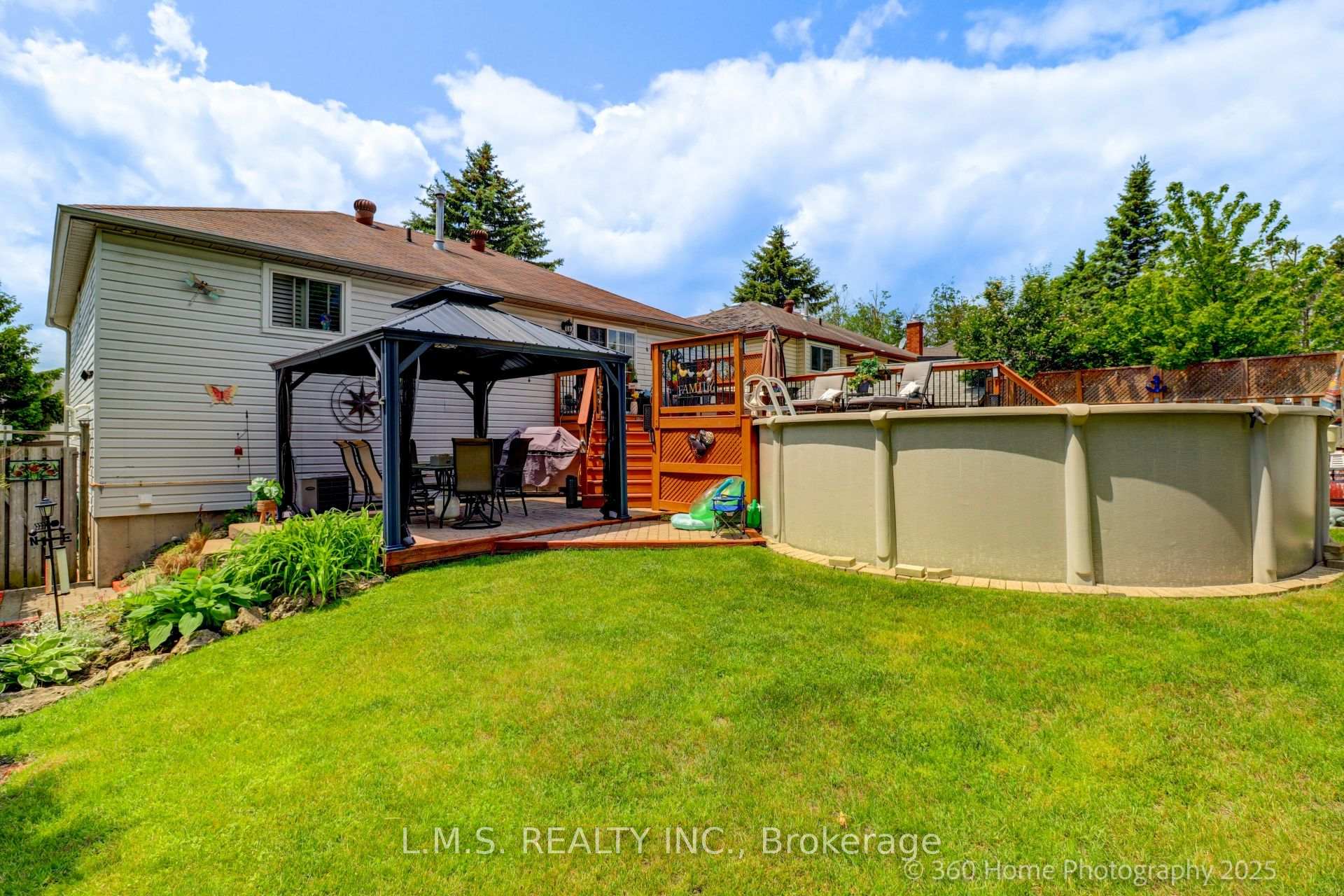Photo 25 of 90 Shakespeare Crescent, Barrie, Letitia Heights — HOMEH