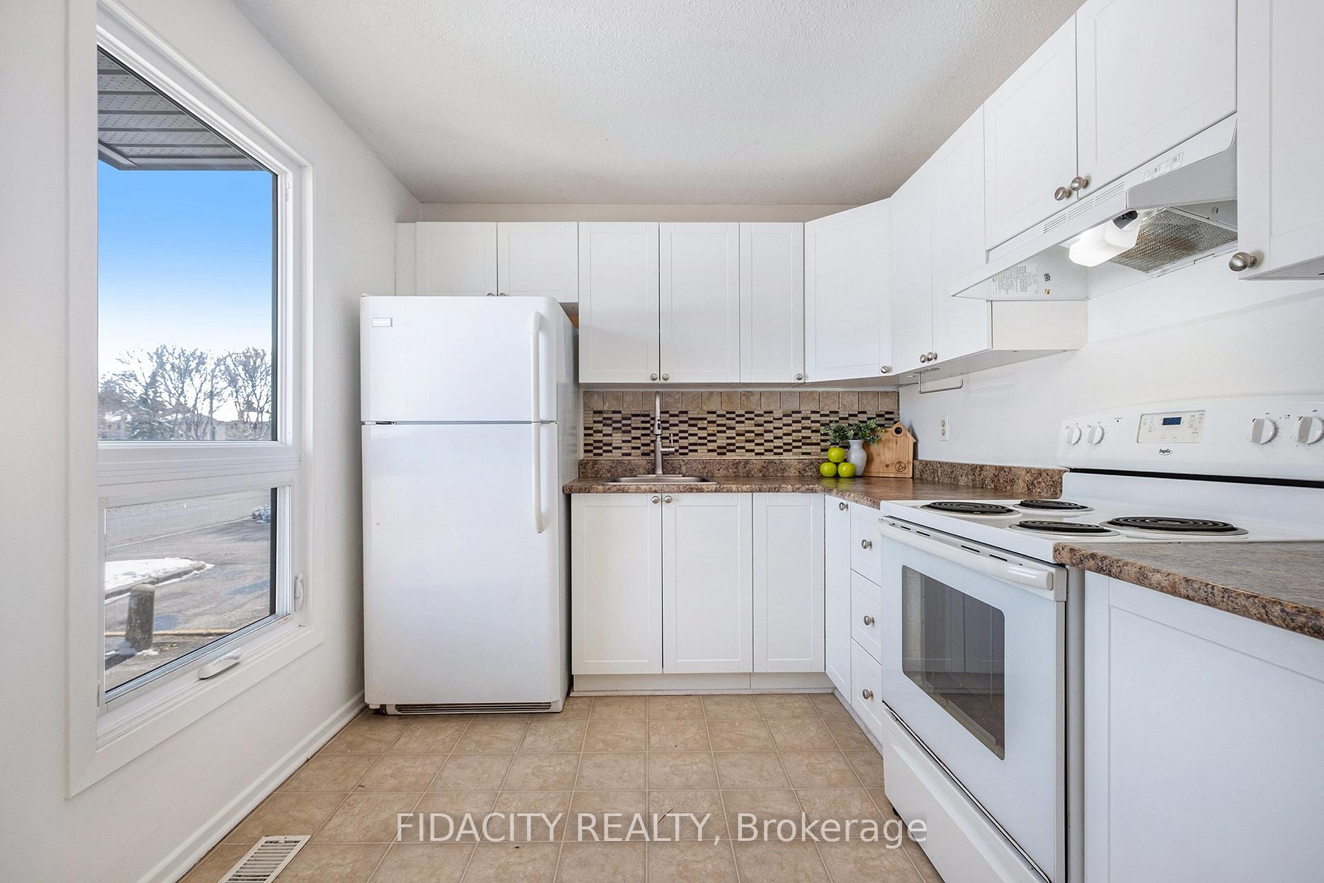 Photo 26 of 6851 Bilberry Drive, Ottawa, Convent Glen North — HOMEH