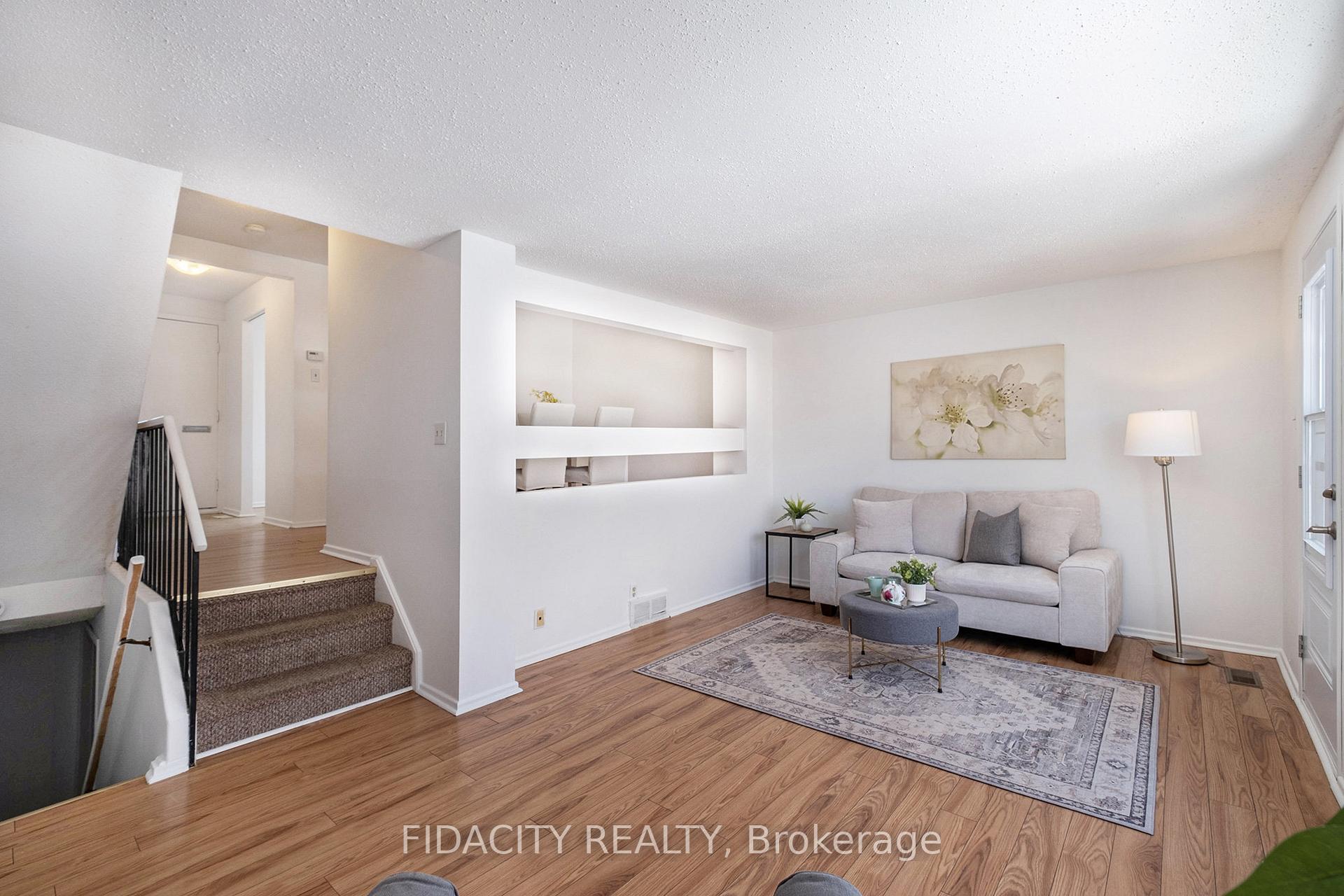 Photo 6 of 6851 Bilberry Drive, Ottawa, Convent Glen North — HOMEH