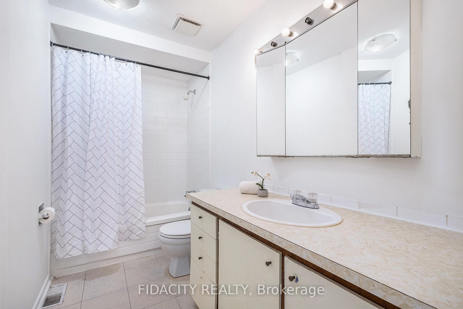 Photo 13 of 6851 Bilberry Drive, Ottawa, Convent Glen North — HOMEH