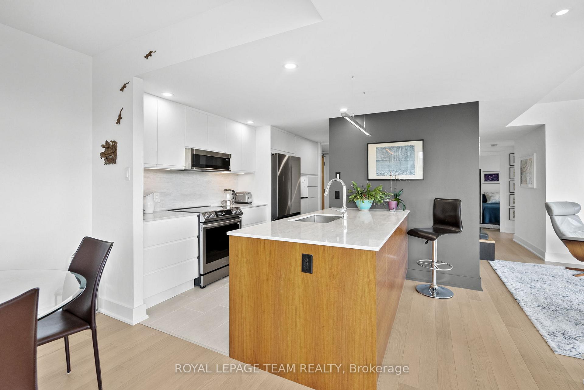 Photo 7 of Unit 406, 200 Lett Street, Ottawa, West Centre Town — HOMEH