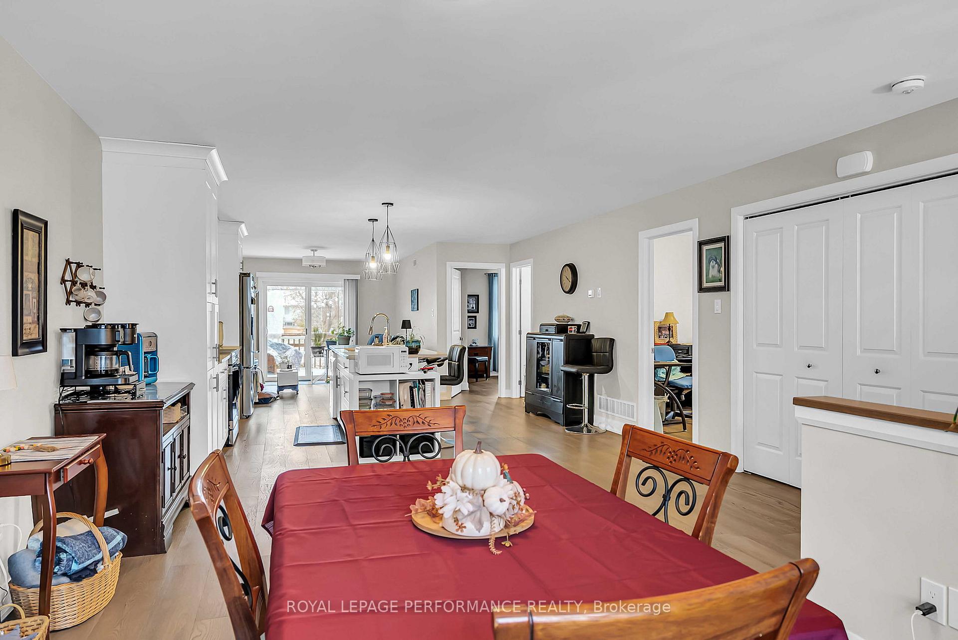 Photo 5 of 2307 Watson Crescent, Cornwall — HOMEH