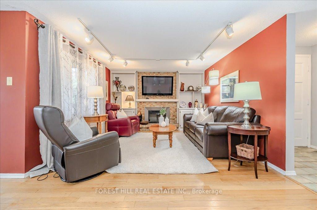Photo 6 of Unit 3, 250 Kingswood Drive, Kitchener — HOMEH