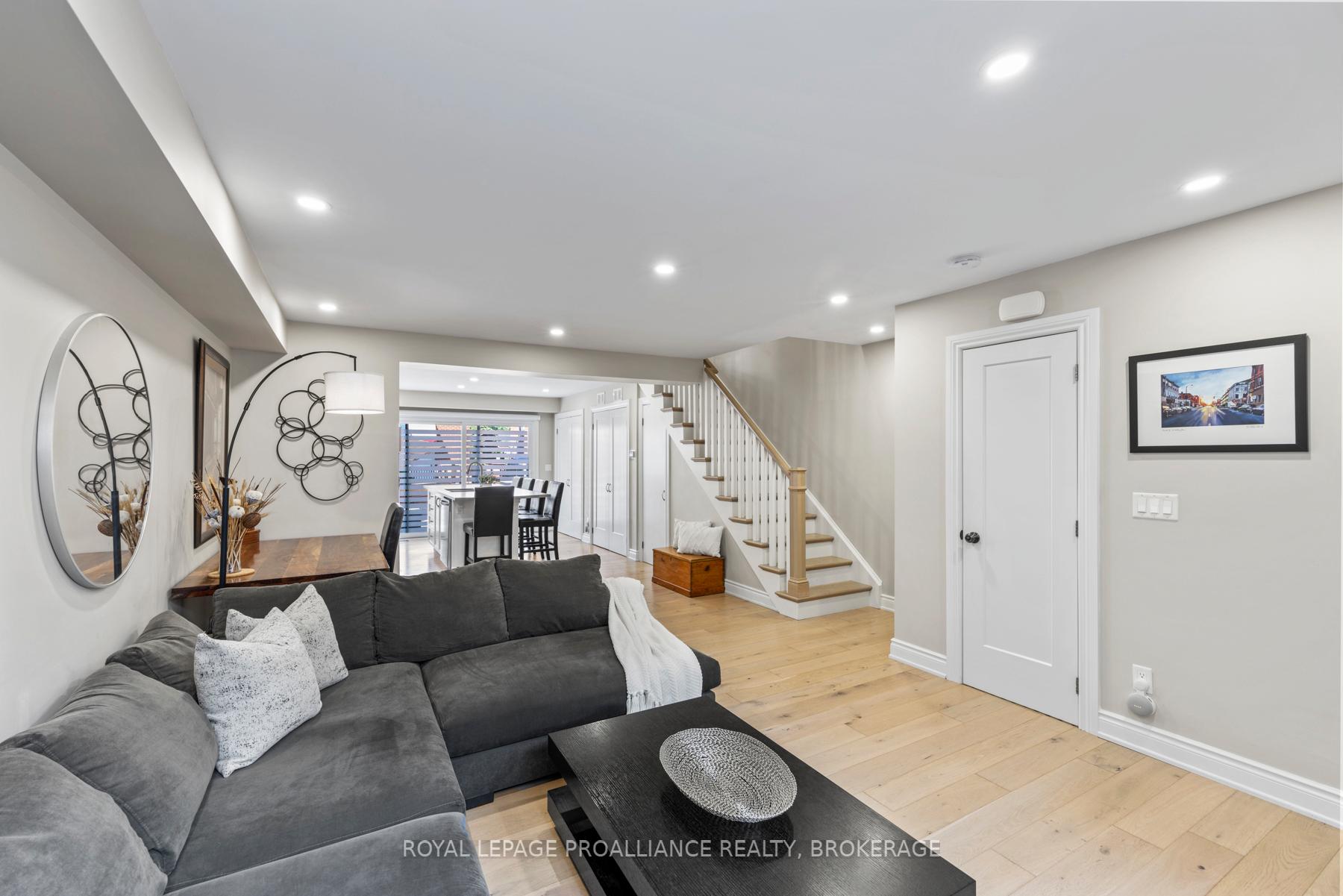 Photo 4 of Unit 55, 1 Place D'Armes, Kingston, East of Sir John A. Blvd — HOMEH