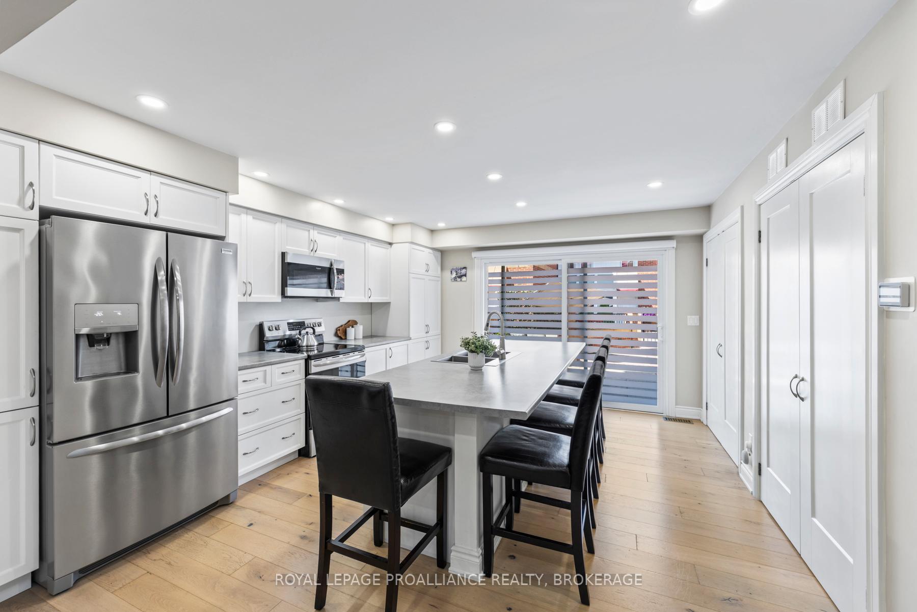 Photo 7 of Unit 55, 1 Place D'Armes, Kingston, East of Sir John A. Blvd — HOMEH
