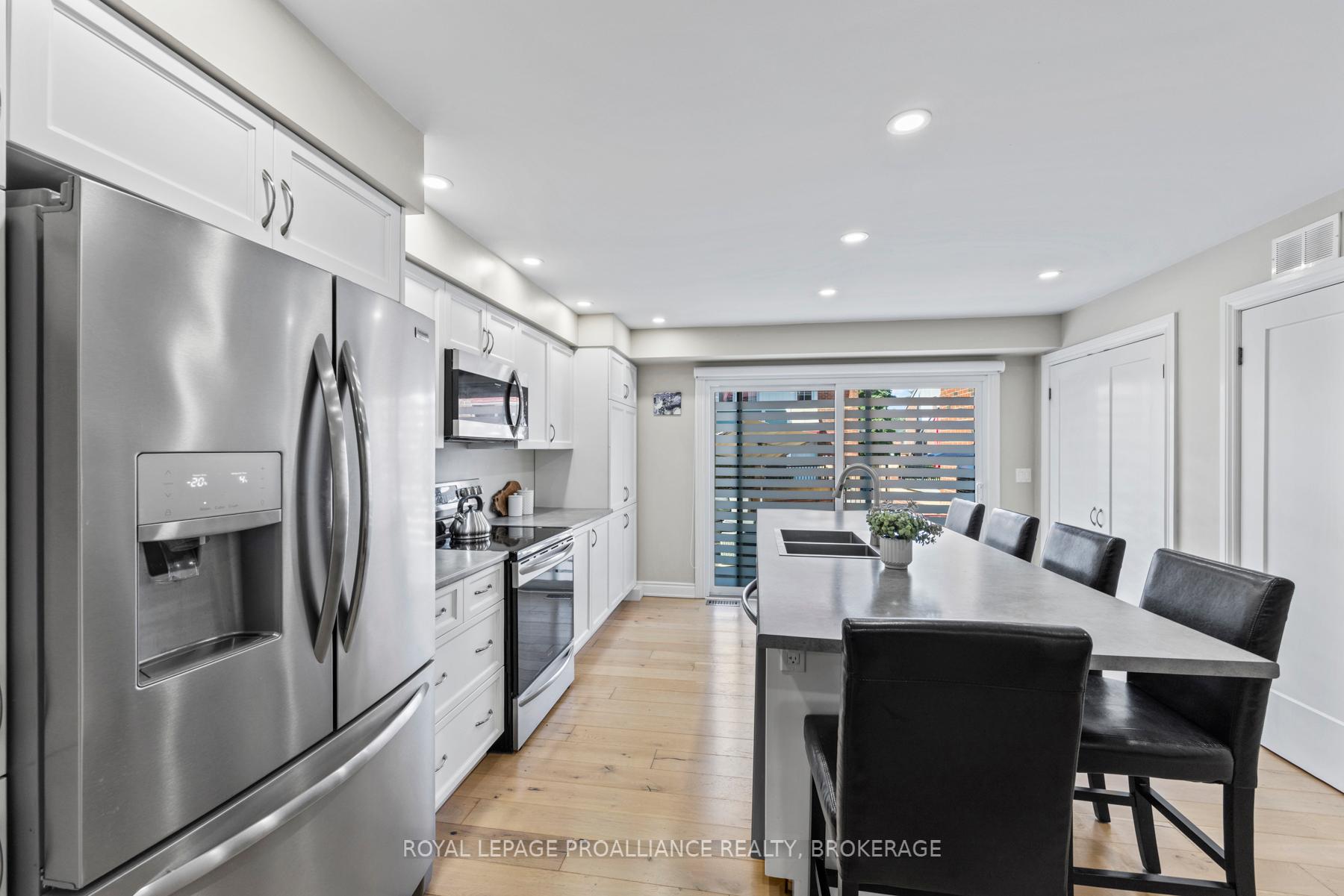 Photo 8 of Unit 55, 1 Place D'Armes, Kingston, East of Sir John A. Blvd — HOMEH