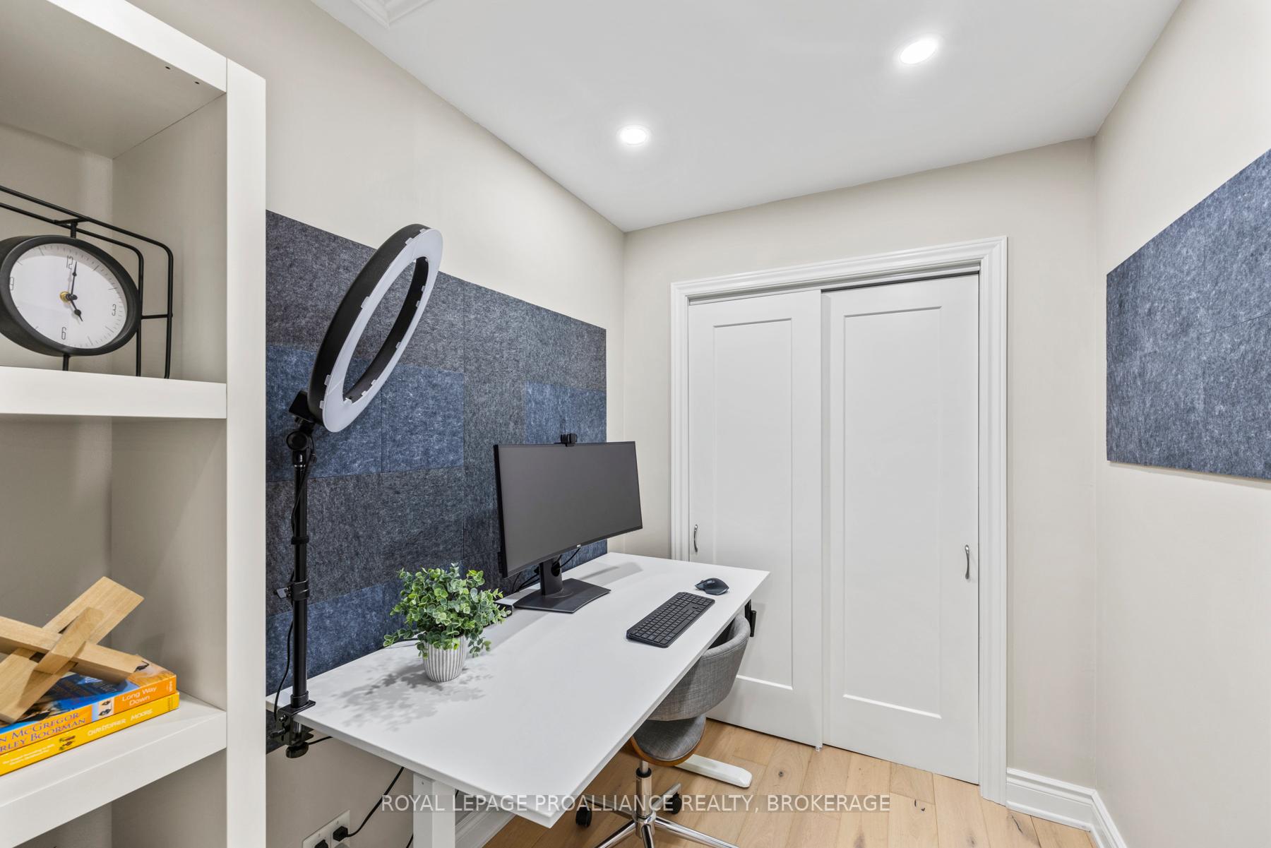 Photo 18 of Unit 55, 1 Place D'Armes, Kingston, East of Sir John A. Blvd — HOMEH