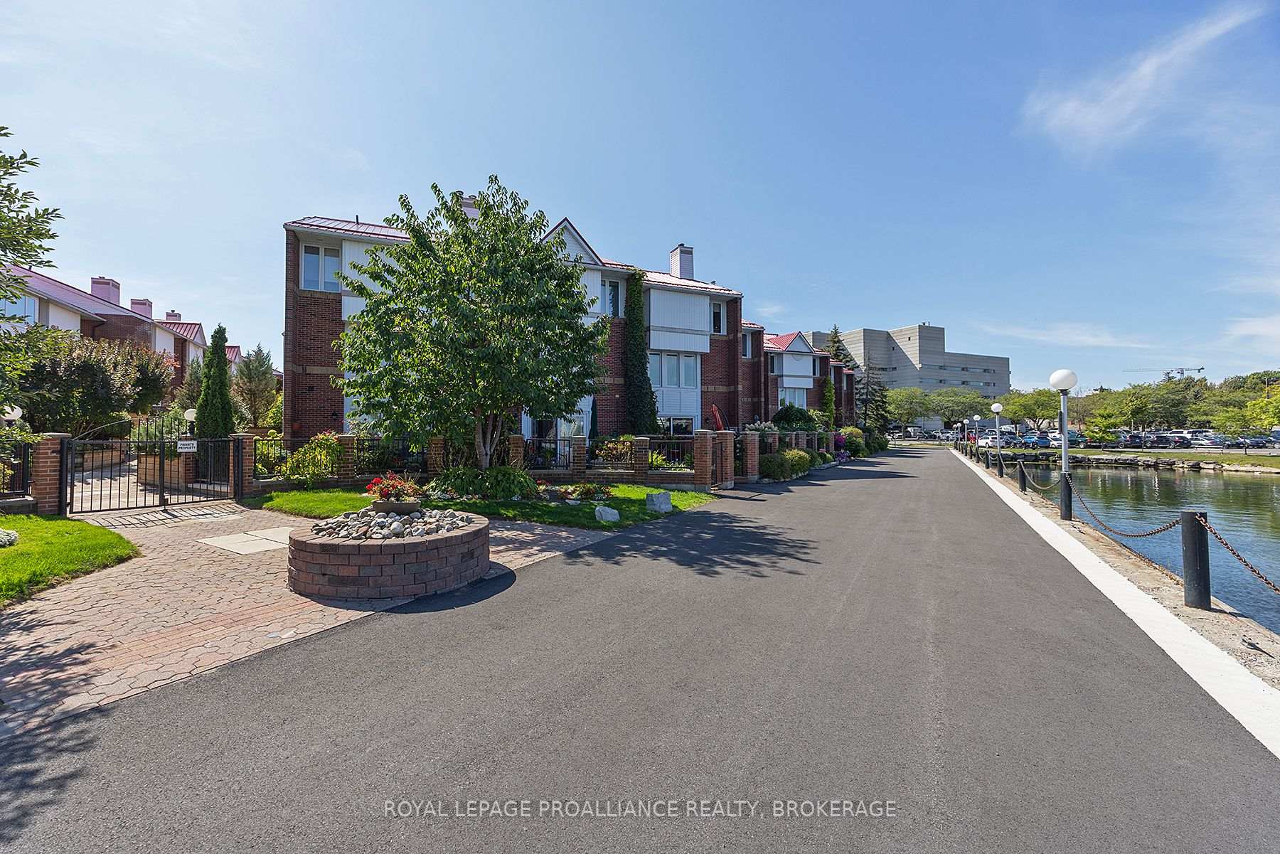 Photo 34 of Unit 55, 1 Place D'Armes, Kingston, East of Sir John A. Blvd — HOMEH