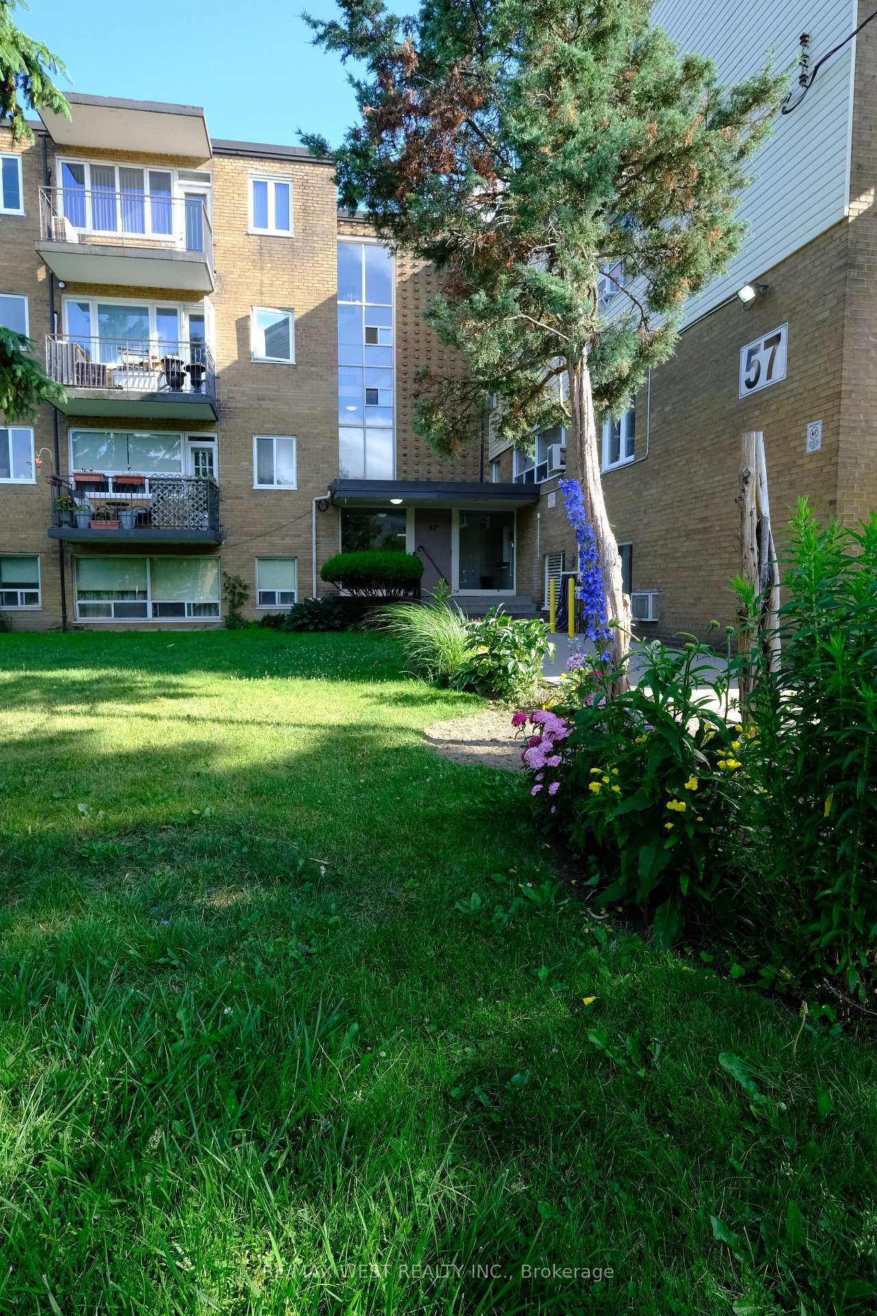 Photo 2 of Unit 302, 57 Neptune Drive, Toronto, Englemount-Lawrence — HOMEH