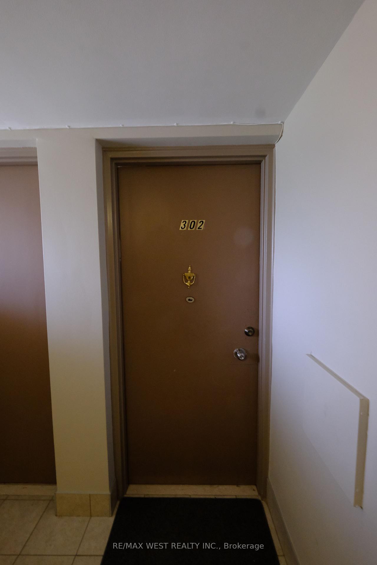 Photo 7 of Unit 302, 57 Neptune Drive, Toronto, Englemount-Lawrence — HOMEH