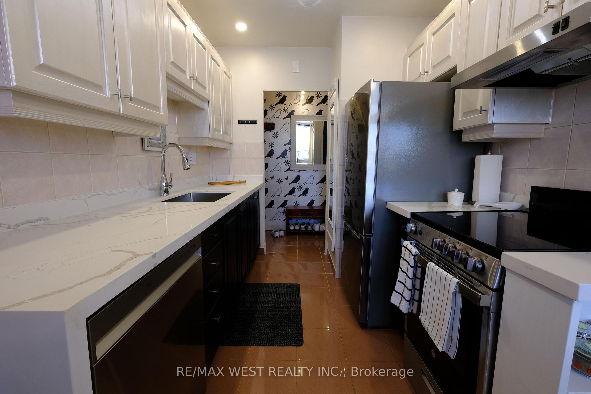 Photo 10 of Unit 302, 57 Neptune Drive, Toronto, Englemount-Lawrence — HOMEH