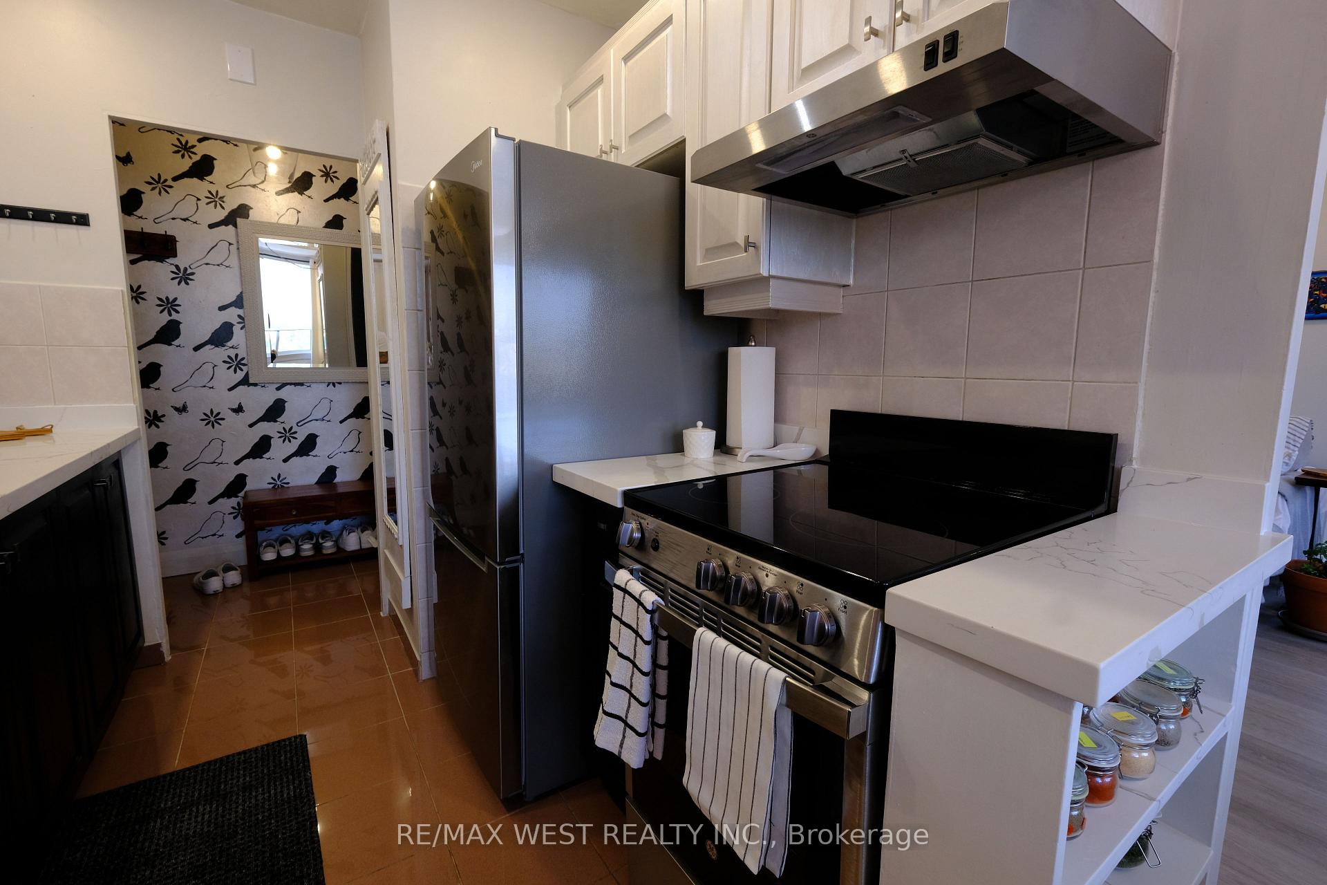 Photo 11 of Unit 302, 57 Neptune Drive, Toronto, Englemount-Lawrence — HOMEH