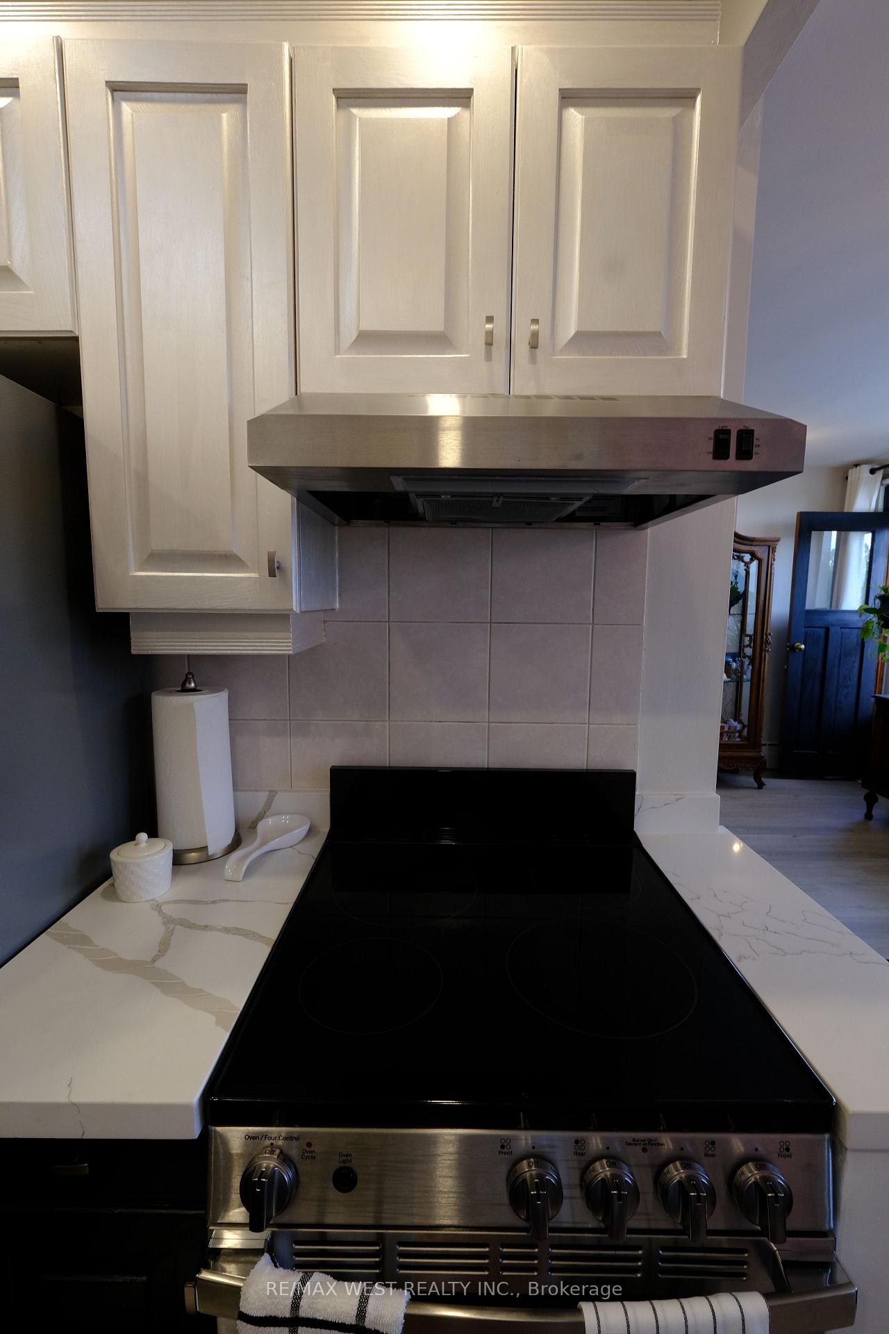 Photo 12 of Unit 302, 57 Neptune Drive, Toronto, Englemount-Lawrence — HOMEH