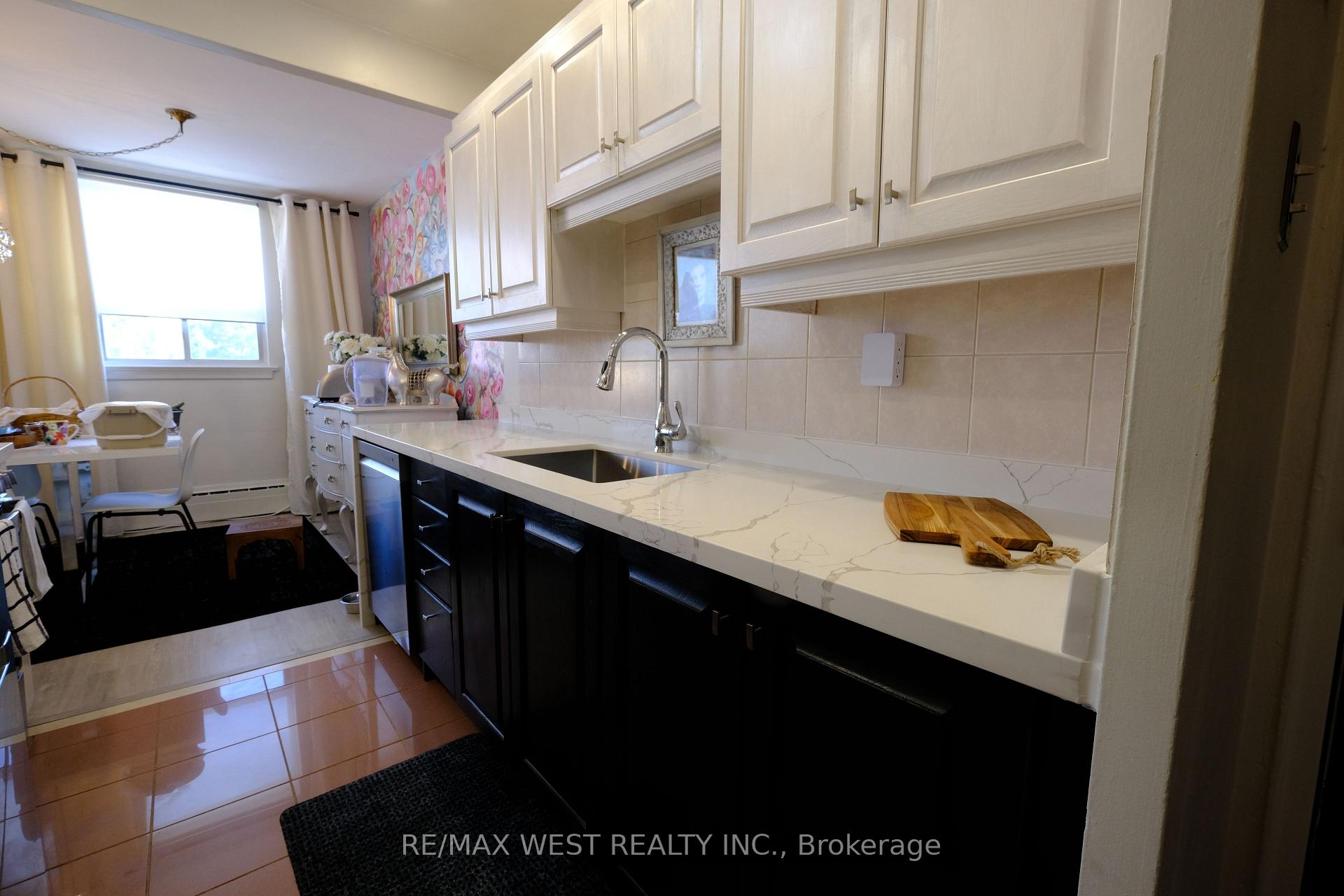 Photo 13 of Unit 302, 57 Neptune Drive, Toronto, Englemount-Lawrence — HOMEH