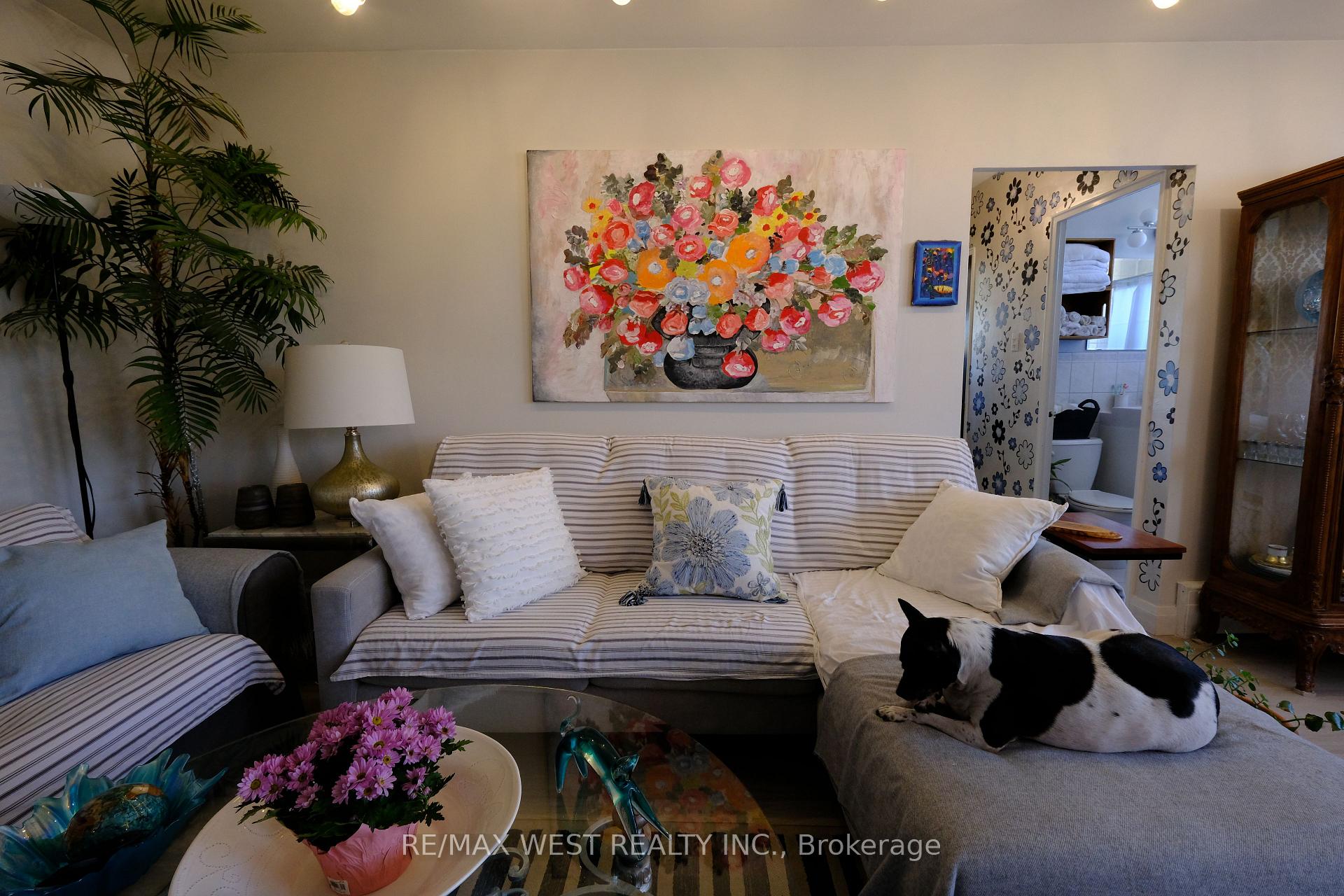 Photo 18 of Unit 302, 57 Neptune Drive, Toronto, Englemount-Lawrence — HOMEH