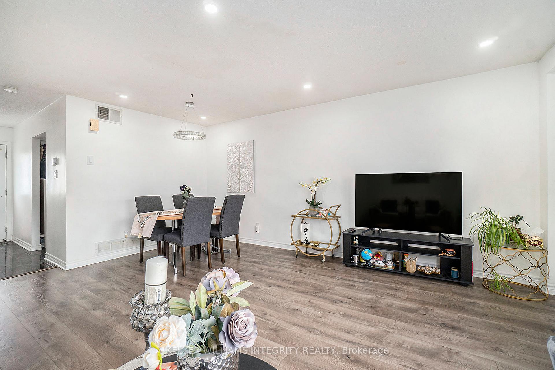 Photo 4 of Unit A, 85 Seyton Drive, Ottawa, Westcliffe Estates — HOMEH