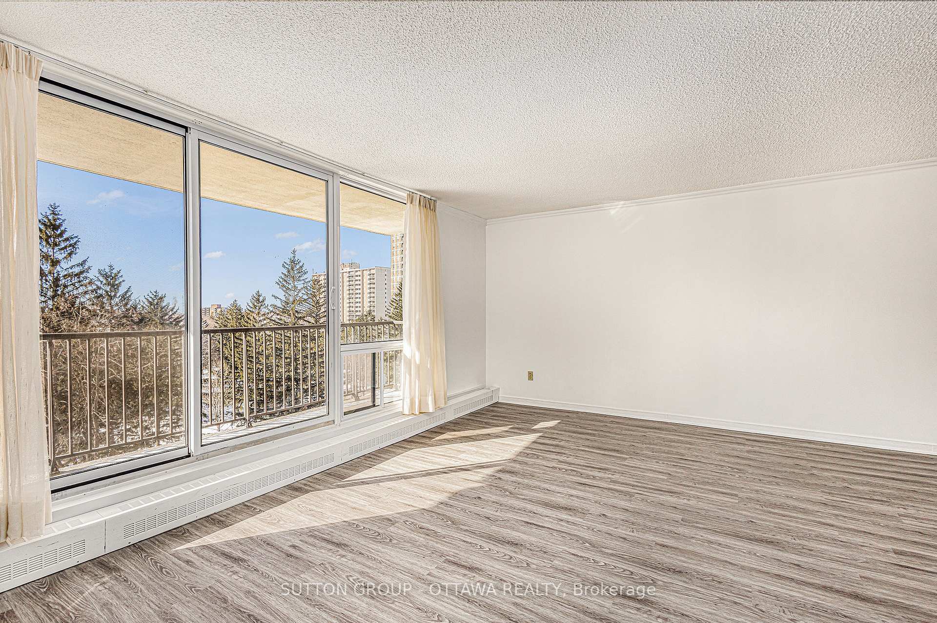 Photo 6 of Unit 601, 665 Bathgate Drive, Ottawa, Carson Meadows — HOMEH