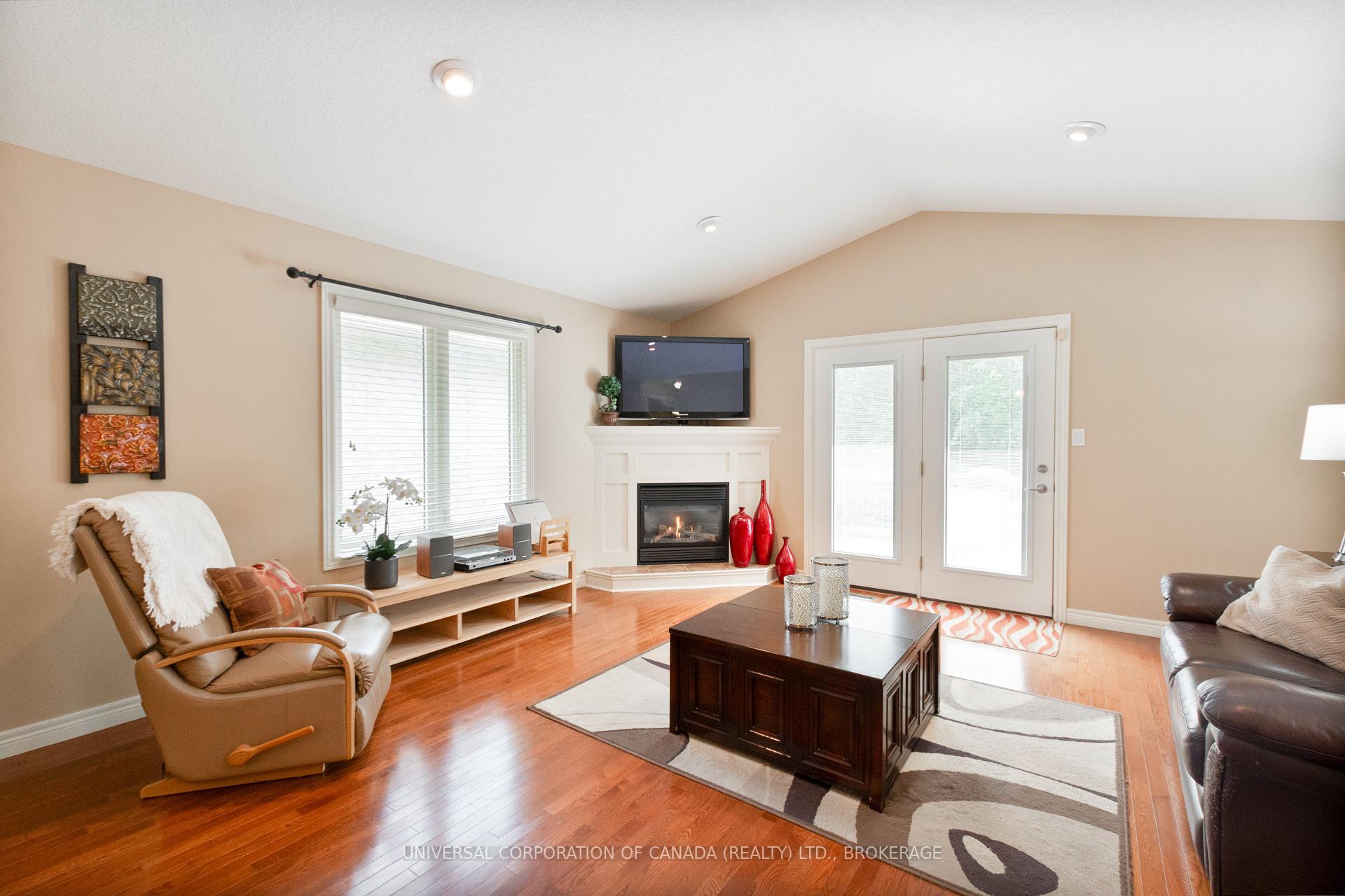 Photo 14 of Unit 2, 410 Burwell Road, St. Thomas — HOMEH