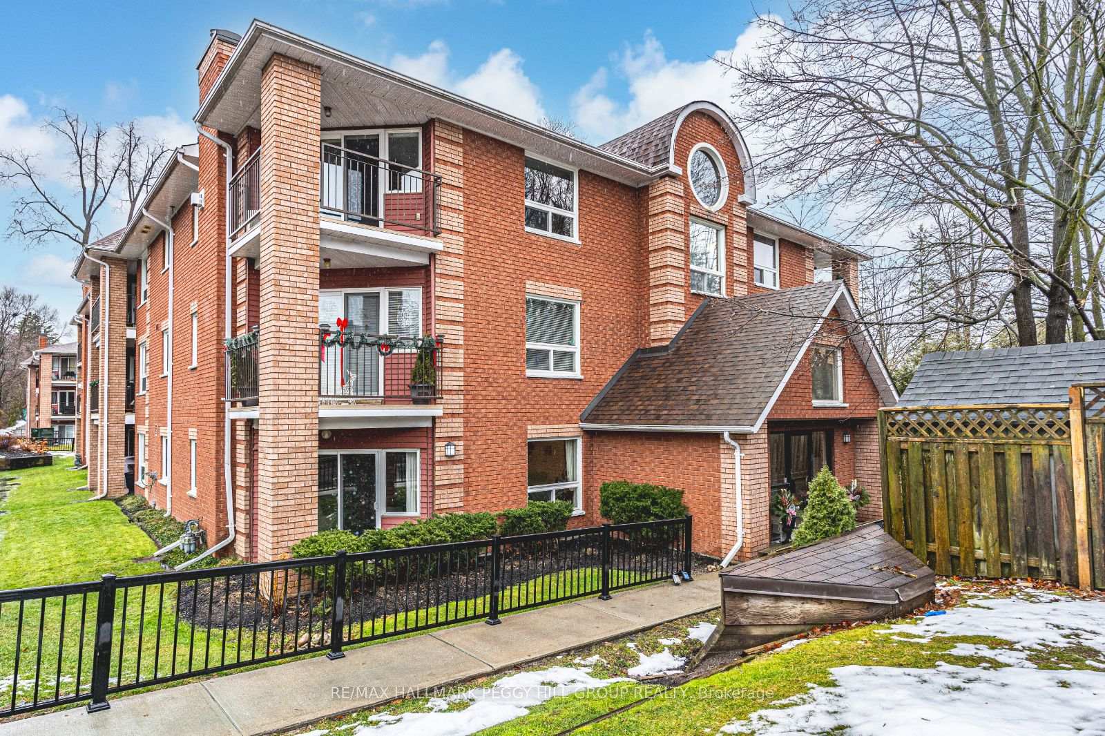 Photo 39 of Unit 303, 131 Clapperton Street, Barrie, Wellington — HOMEH