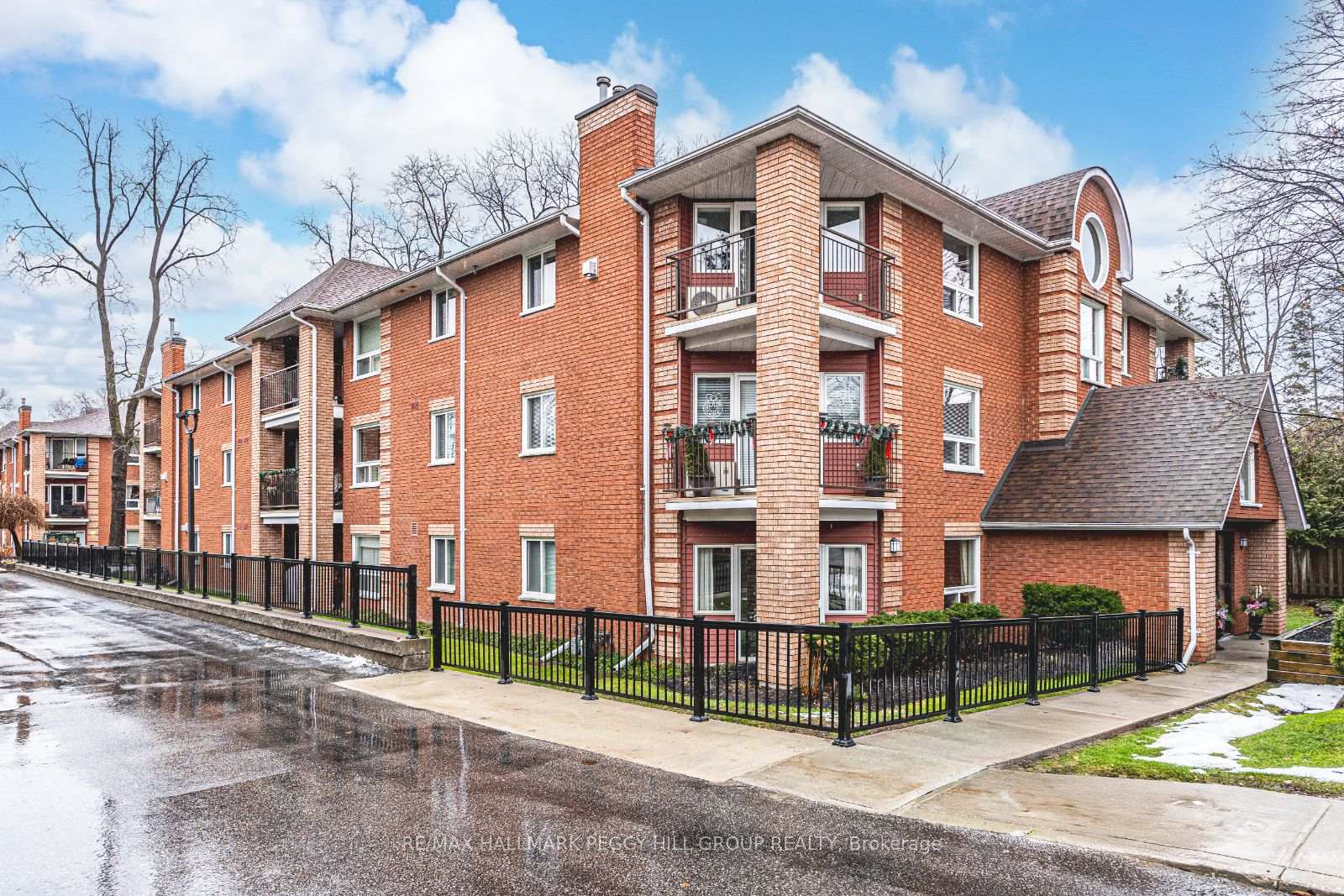 Photo 1 of Unit 303, 131 Clapperton Street, Barrie, Wellington — HOMEH