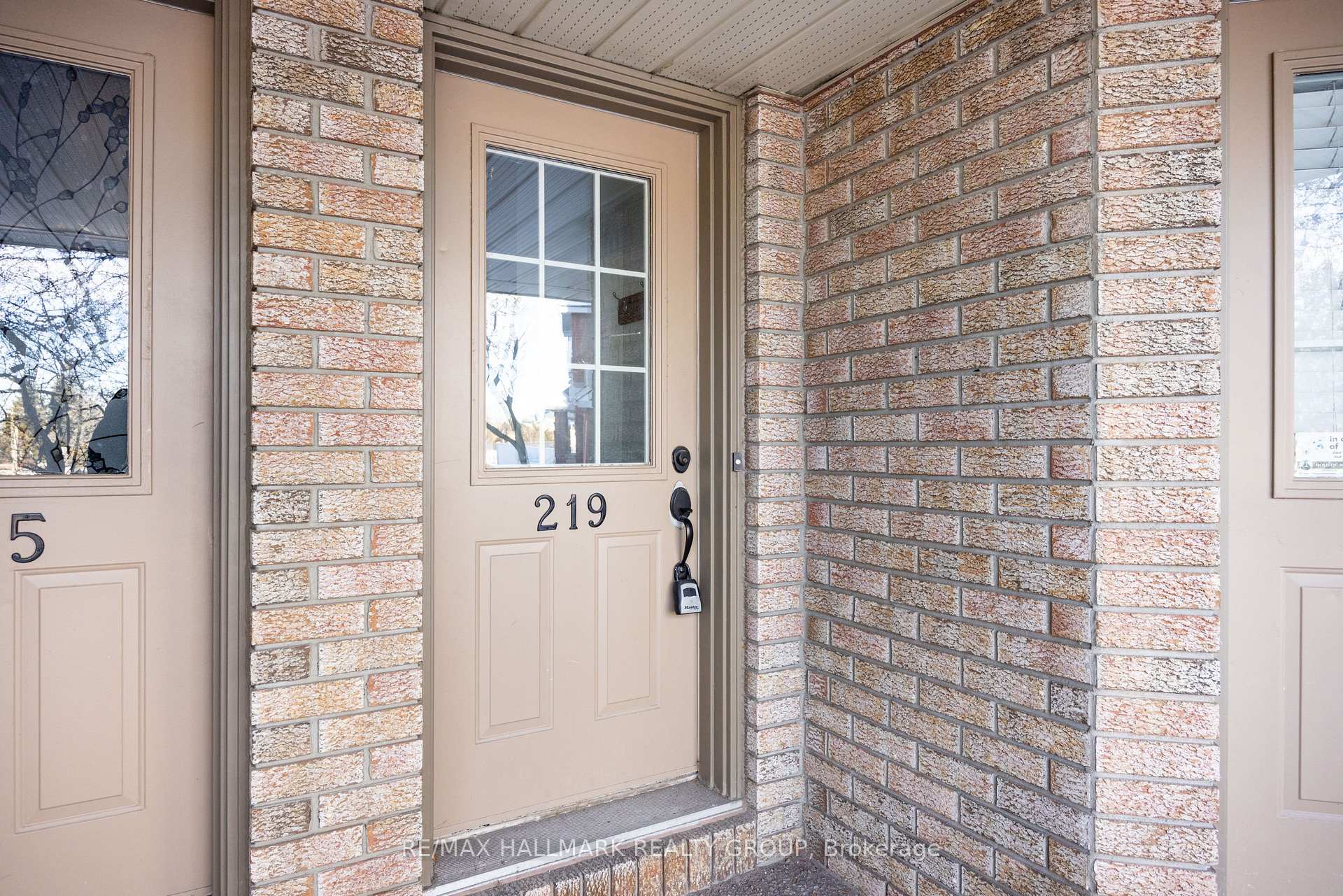 Photo 5 of Unit 34, 219 Briston Private, Ottawa, Hunt Club Park — HOMEH