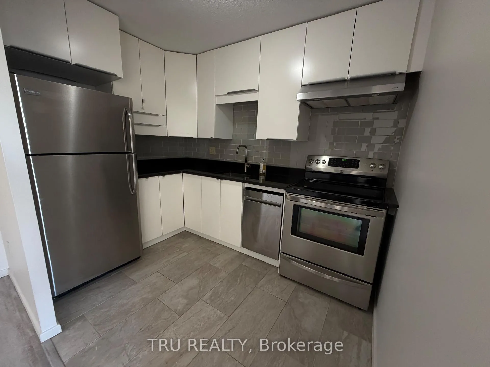 Photo 5 of Unit 209, 20 Chesterton Drive, Ottawa, Borden Farm/Stewart Farm/Carleton Heights/Parkwood Hills — HOMEH