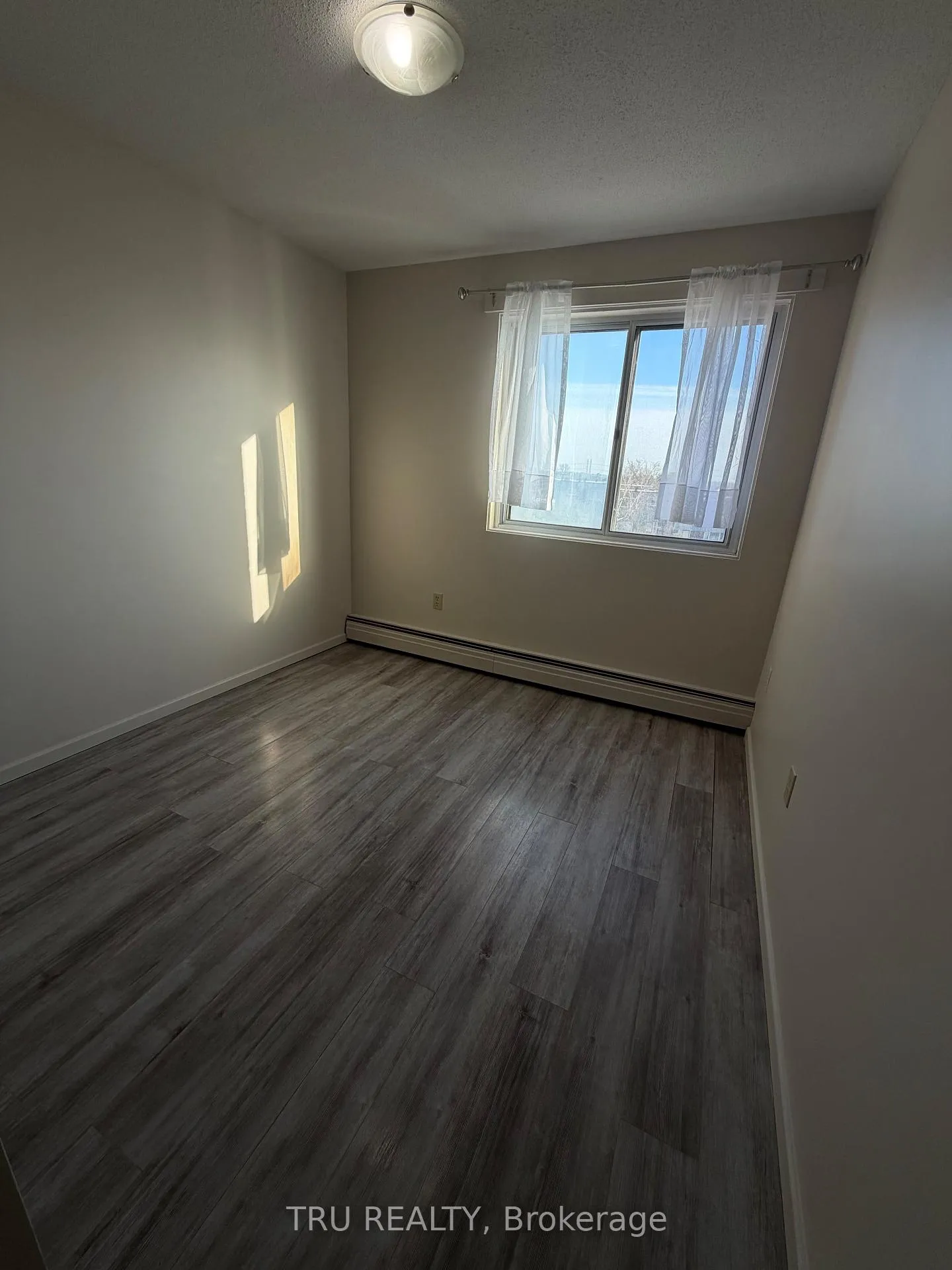 Photo 8 of Unit 209, 20 Chesterton Drive, Ottawa, Borden Farm/Stewart Farm/Carleton Heights/Parkwood Hills — HOMEH
