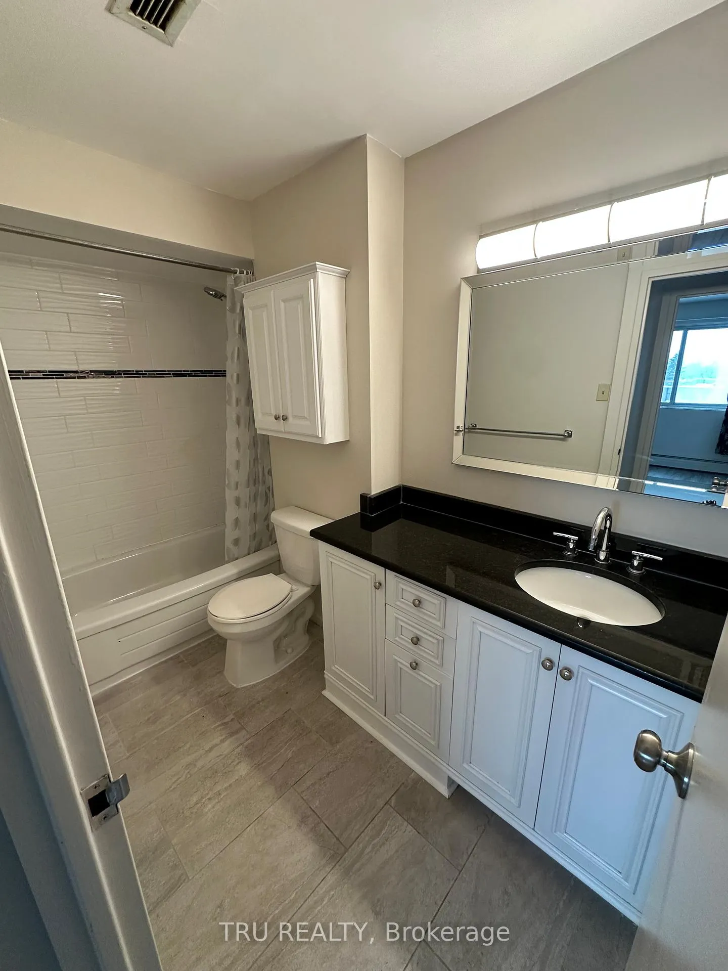 Photo 10 of Unit 209, 20 Chesterton Drive, Ottawa, Borden Farm/Stewart Farm/Carleton Heights/Parkwood Hills — HOMEH
