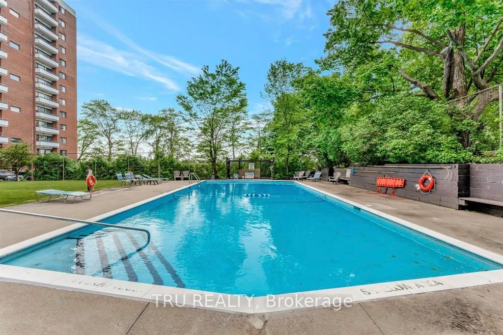 Photo 15 of Unit 209, 20 Chesterton Drive, Ottawa, Borden Farm/Stewart Farm/Carleton Heights/Parkwood Hills — HOMEH