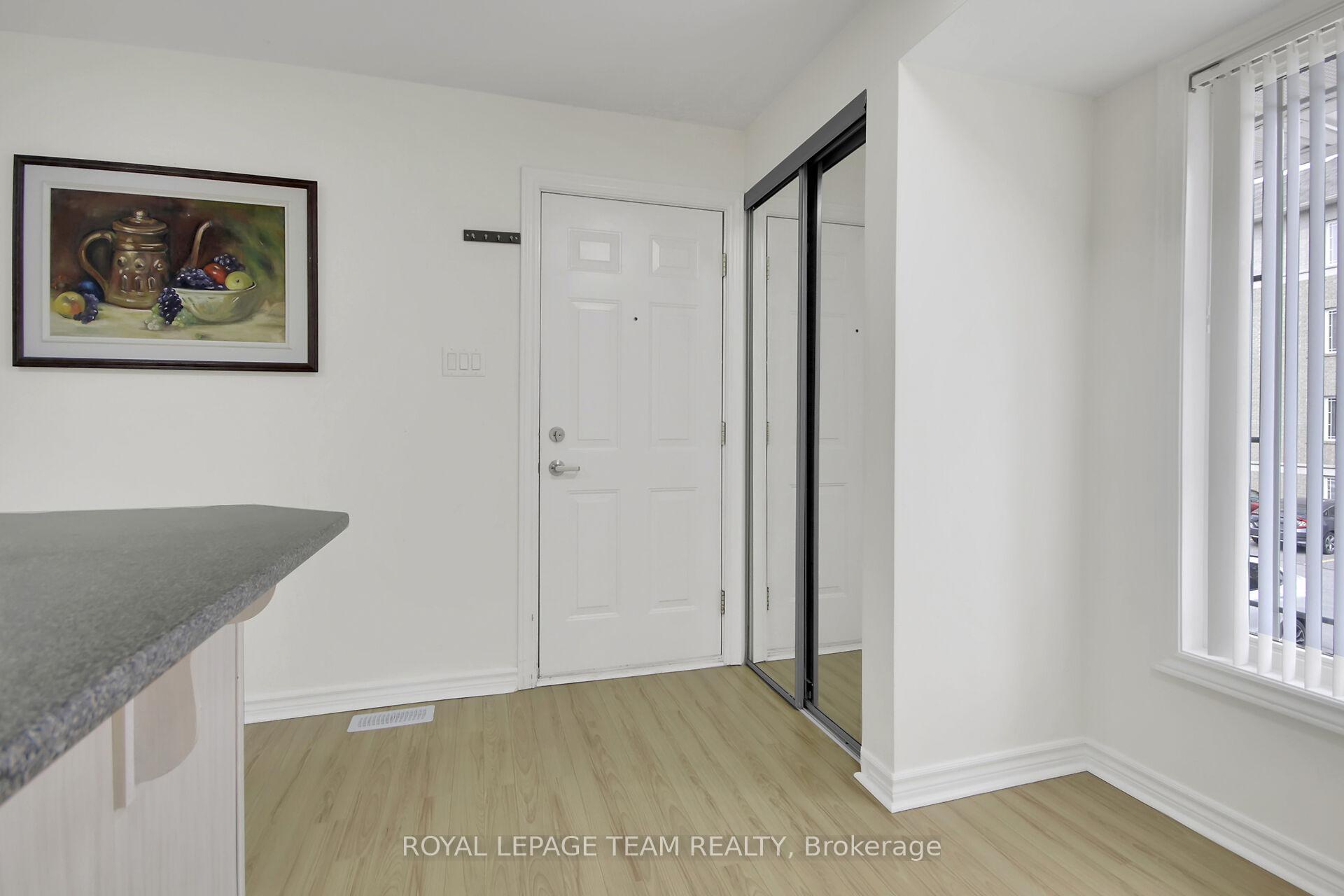 Photo 3 of Unit 15, 203 Paseo Private, Ottawa, Centrepointe — HOMEH