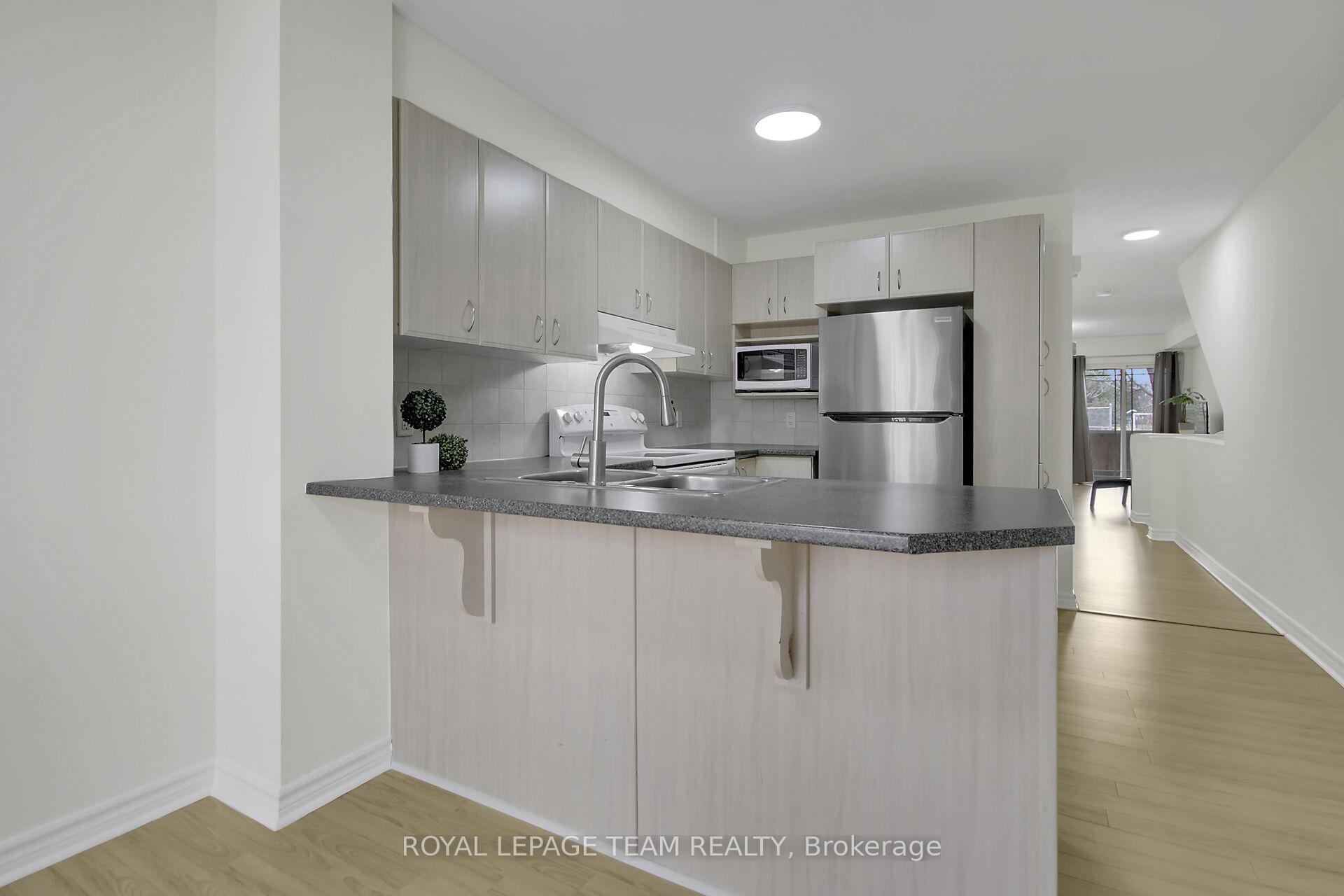 Photo 6 of Unit 15, 203 Paseo Private, Ottawa, Centrepointe — HOMEH