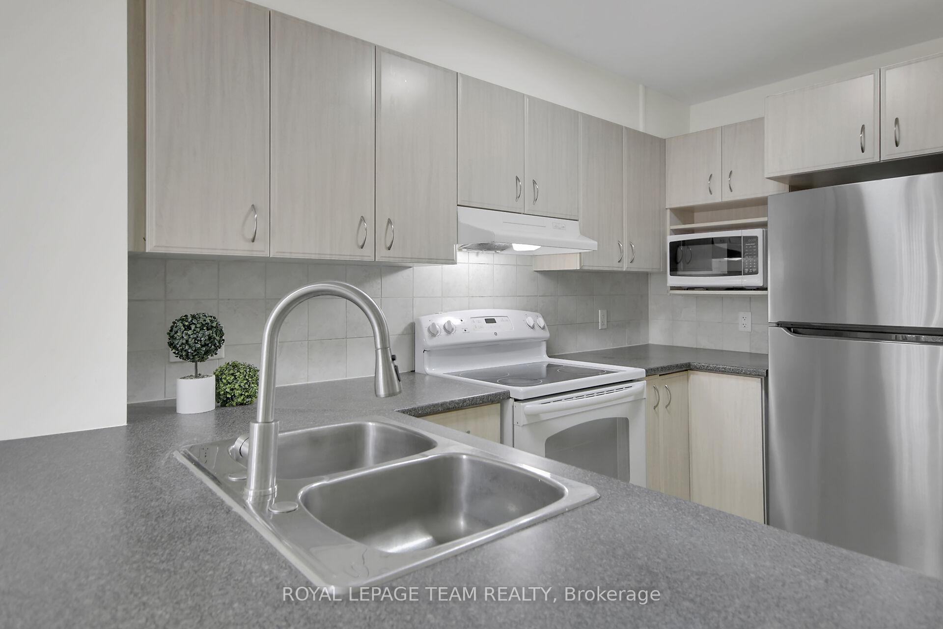 Photo 7 of Unit 15, 203 Paseo Private, Ottawa, Centrepointe — HOMEH