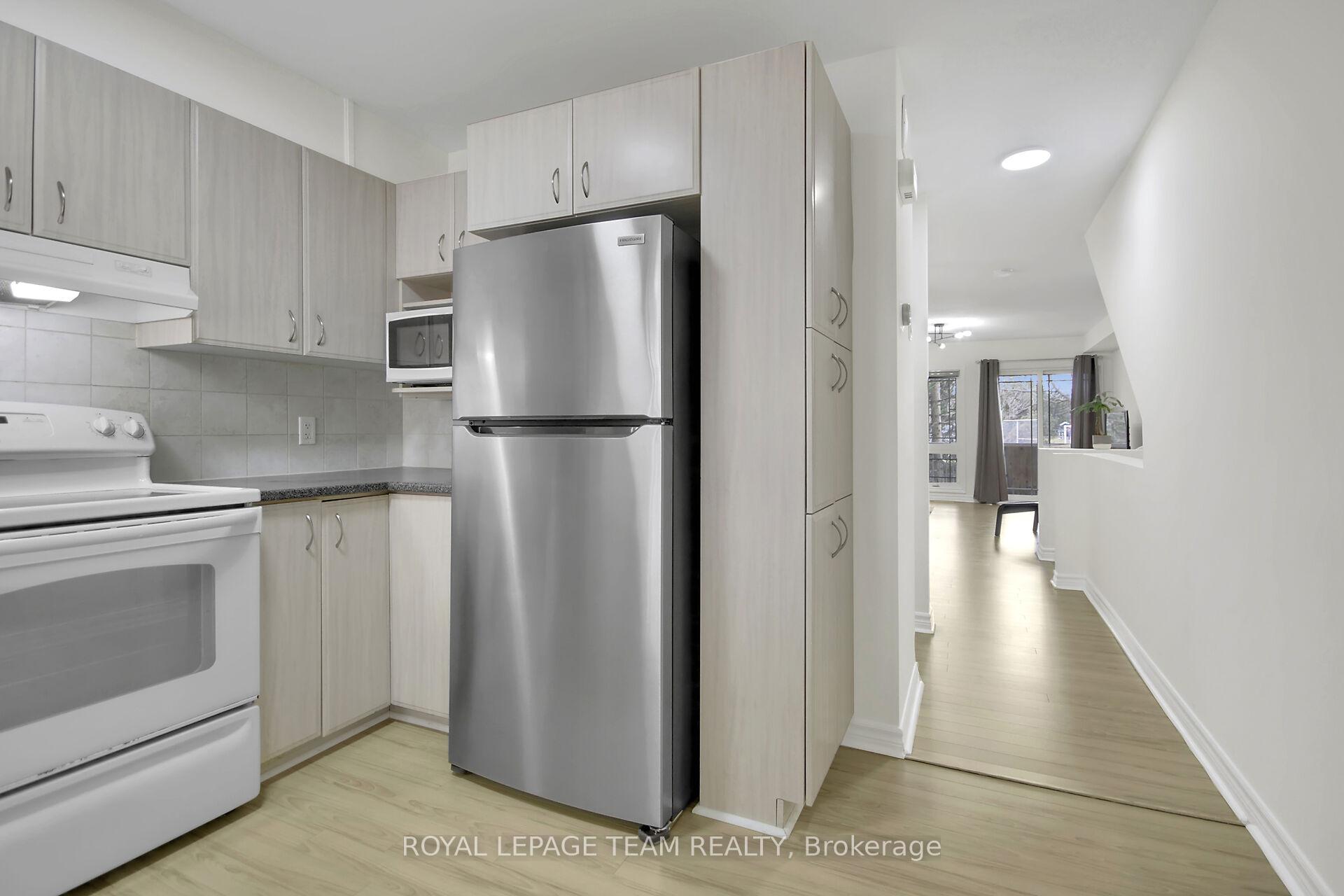 Photo 9 of Unit 15, 203 Paseo Private, Ottawa, Centrepointe — HOMEH