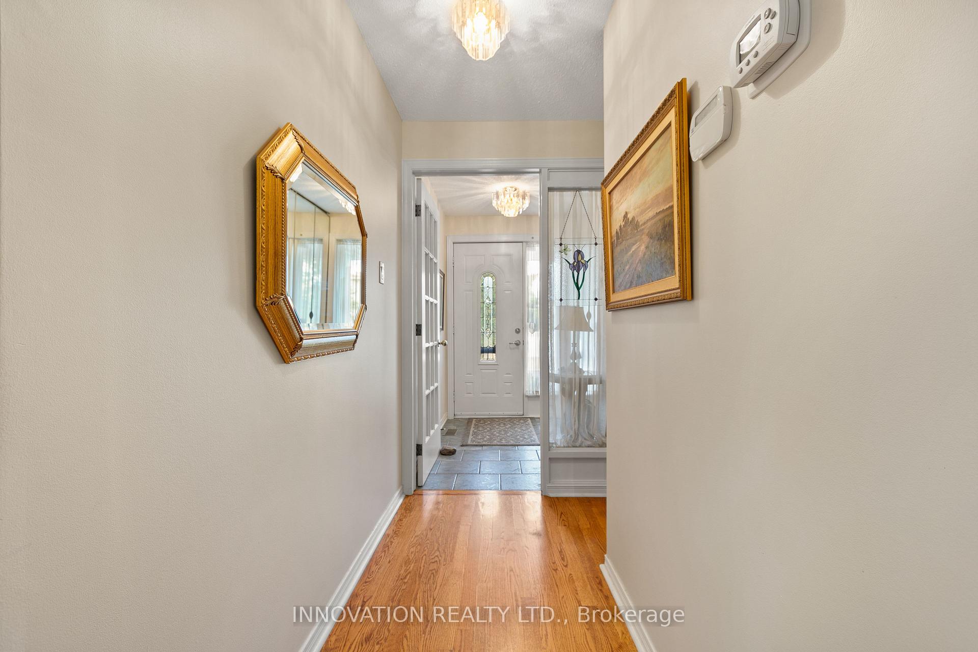 Photo 4 of 32 Framingham Crescent, Ottawa, Barrhaven - Cedargrove/Fraserdale — HOMEH