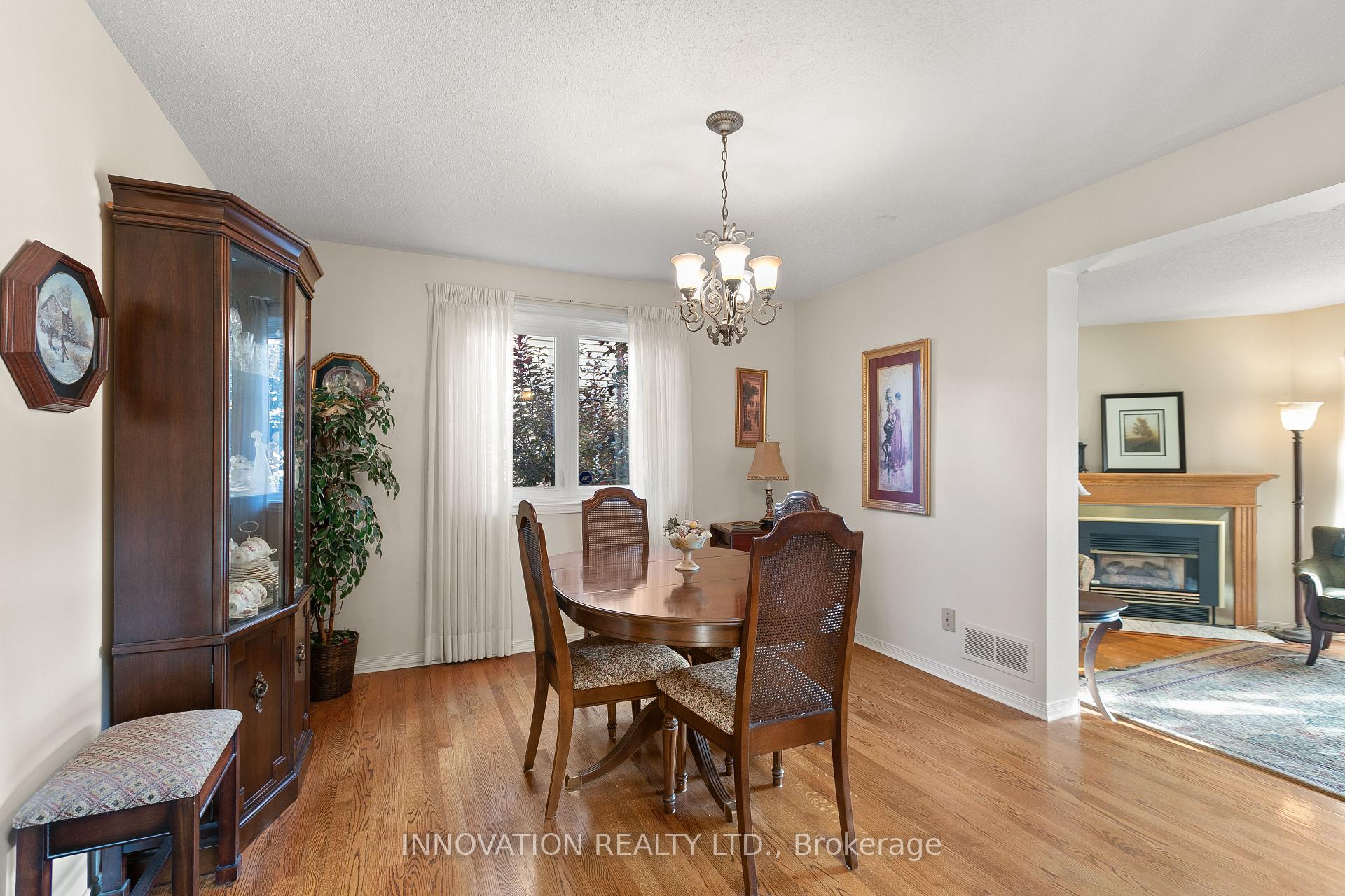 Photo 6 of 32 Framingham Crescent, Ottawa, Barrhaven - Cedargrove/Fraserdale — HOMEH
