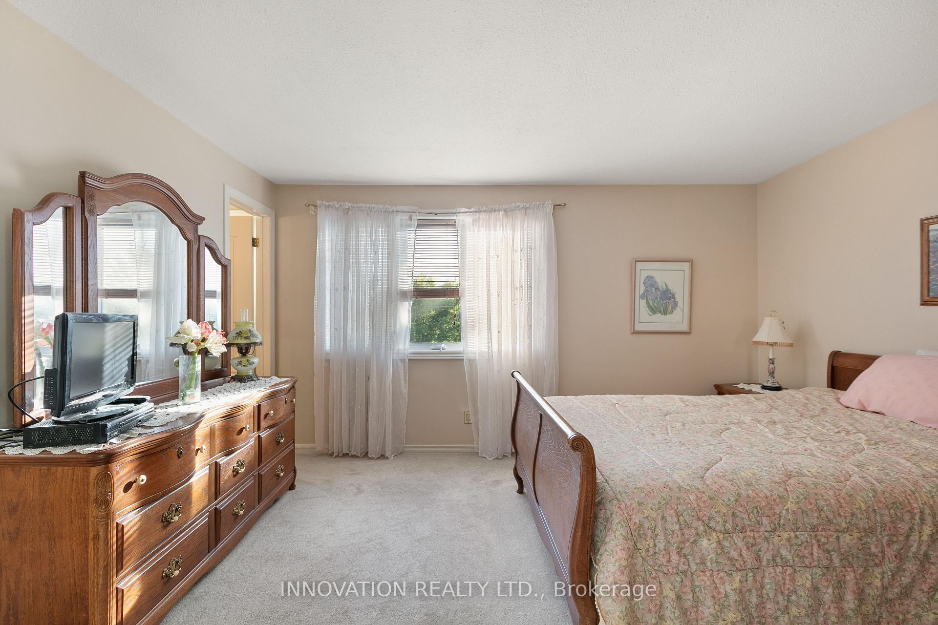 Photo 17 of 32 Framingham Crescent, Ottawa, Barrhaven - Cedargrove/Fraserdale — HOMEH