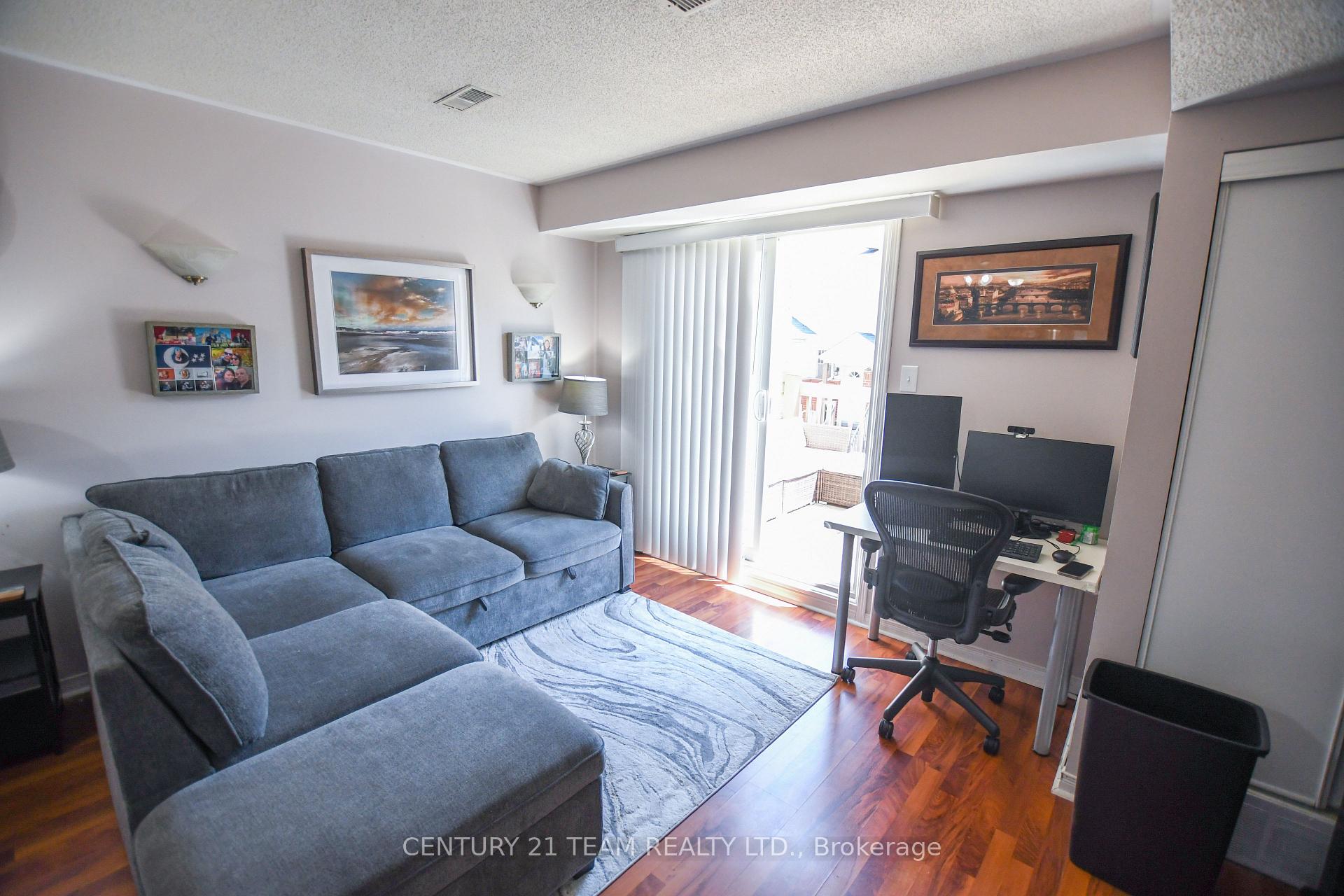 Photo 2 of 10A Wylie Circle, Halton Hills, Georgetown — HOMEH