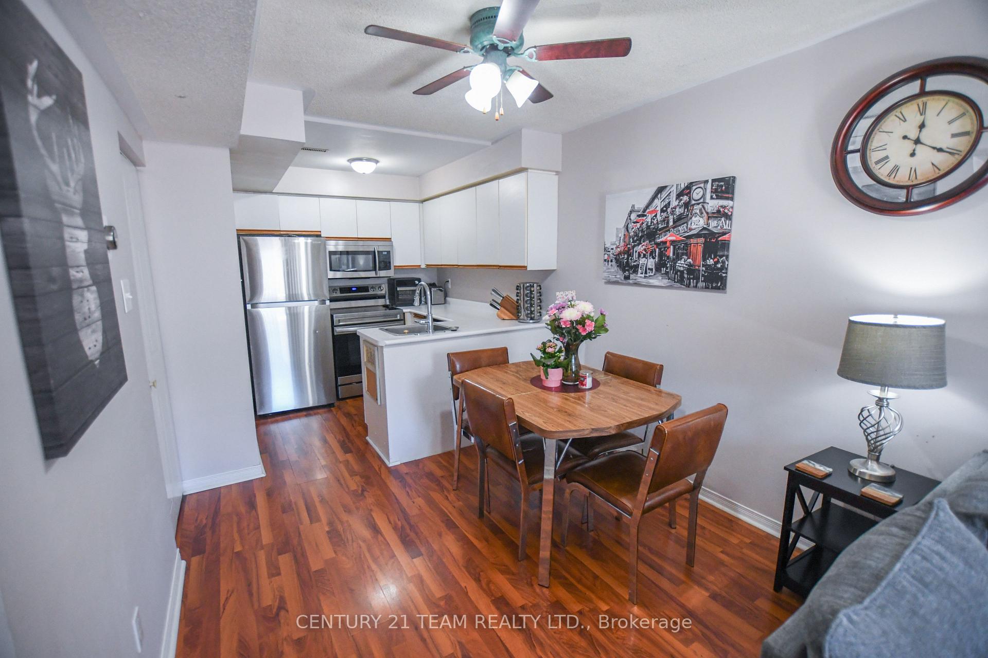 Photo 4 of 10A Wylie Circle, Halton Hills, Georgetown — HOMEH