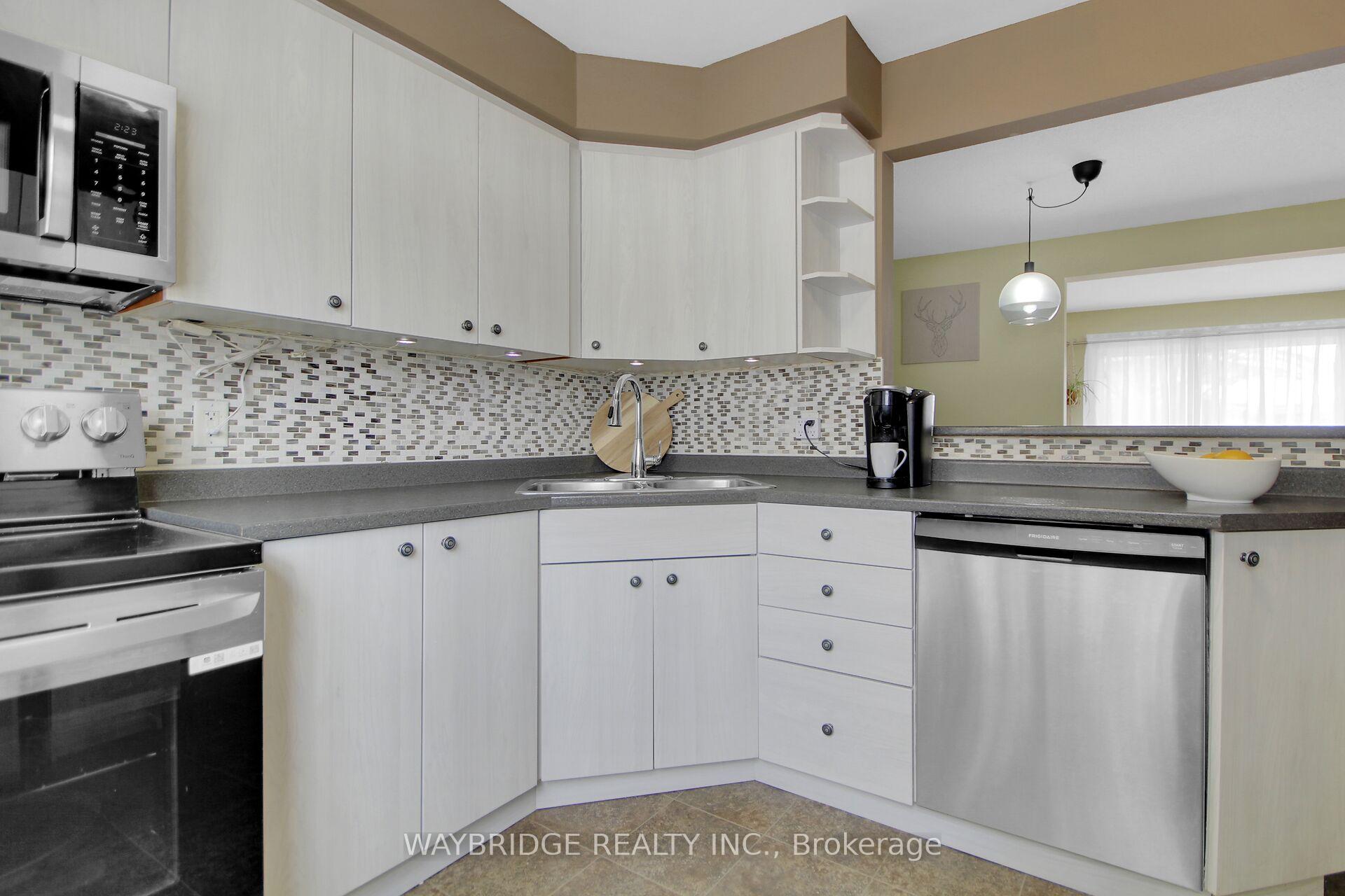 Photo 5 of 1635 Heatherington Road, Ottawa, Heron Gate/Industrial Park — HOMEH