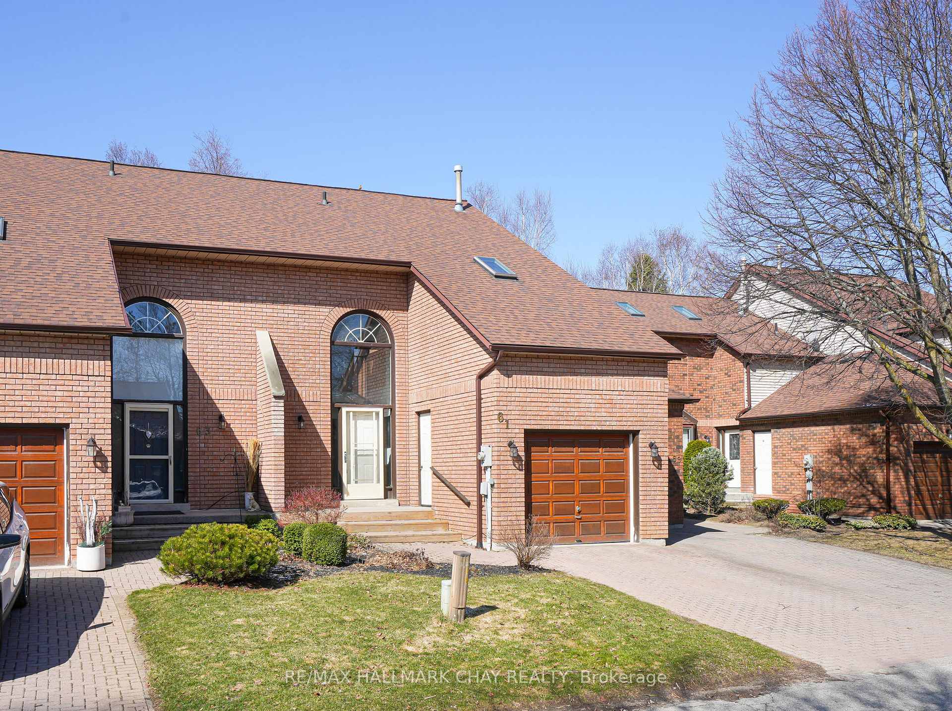 Photo 3 of 61 Green Briar Road, New Tecumseth, Alliston — HOMEH