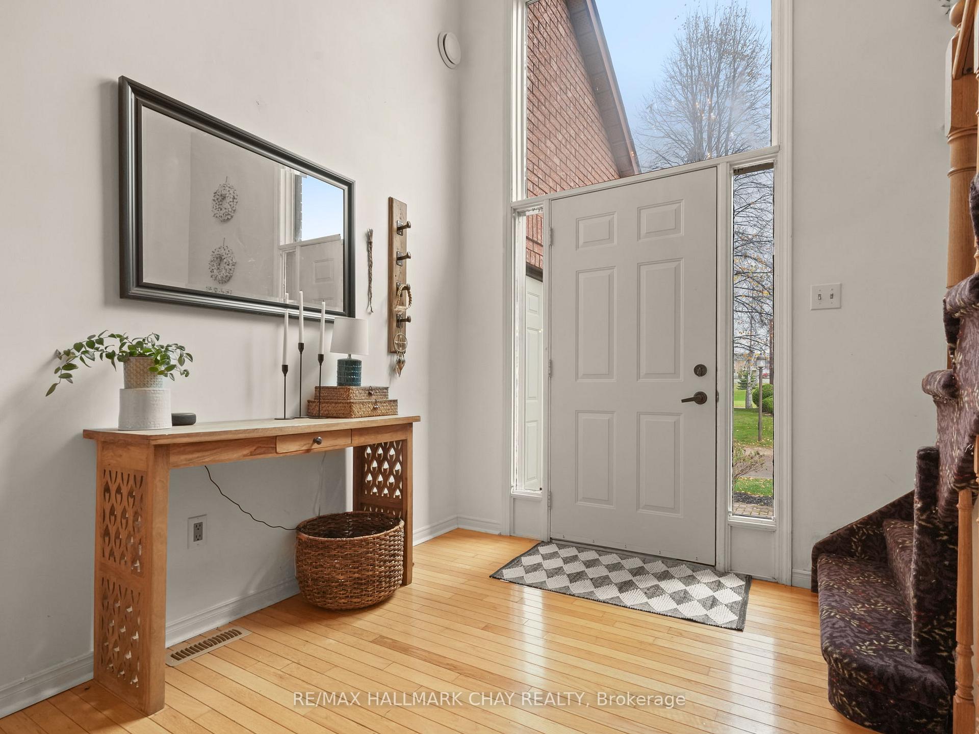 Photo 5 of 61 Green Briar Road, New Tecumseth, Alliston — HOMEH