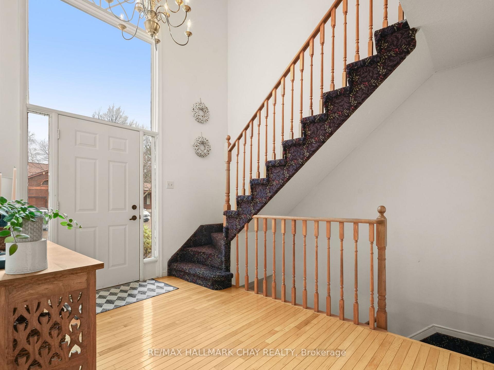 Photo 7 of 61 Green Briar Road, New Tecumseth, Alliston — HOMEH