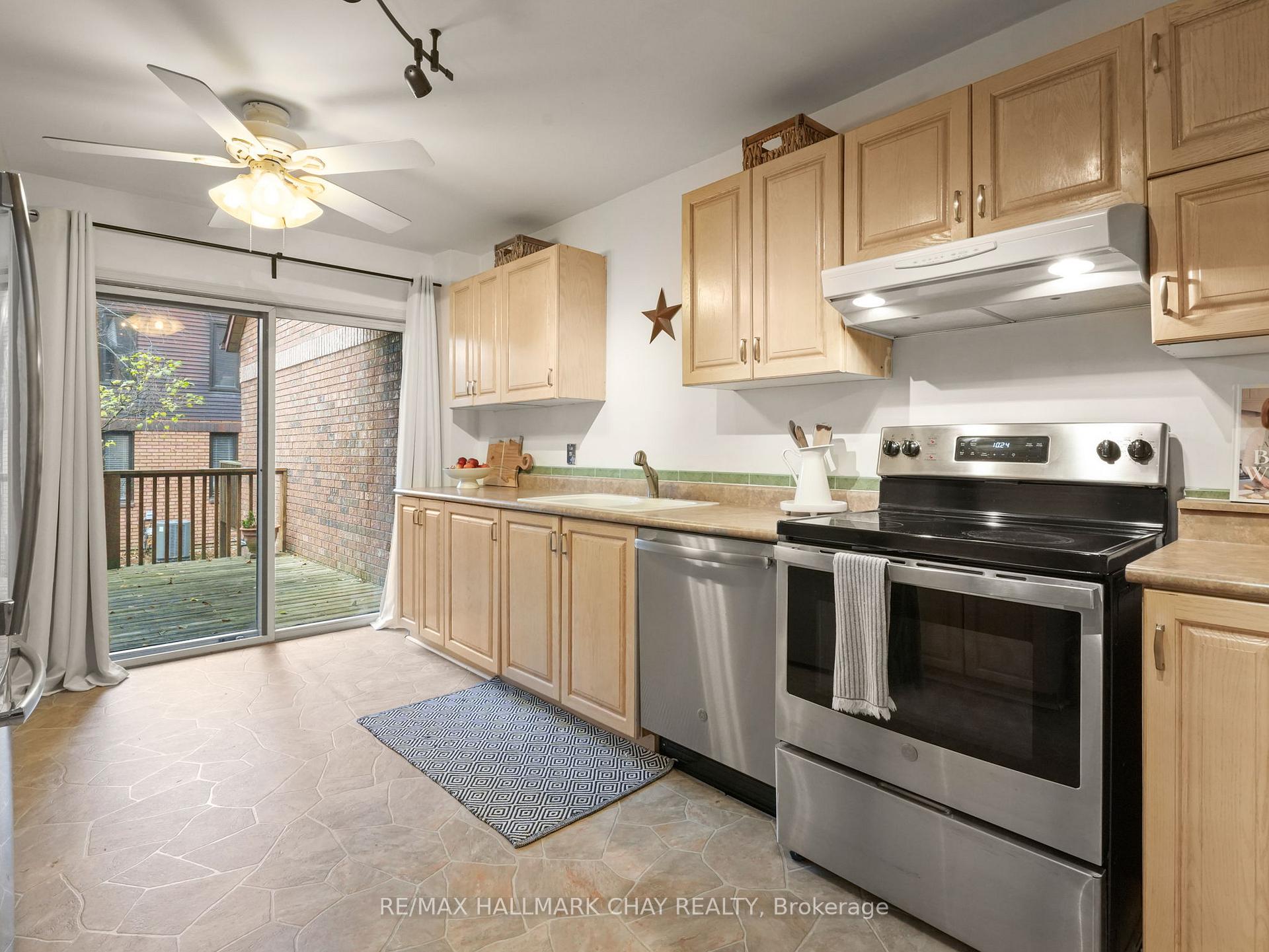 Photo 10 of 61 Green Briar Road, New Tecumseth, Alliston — HOMEH
