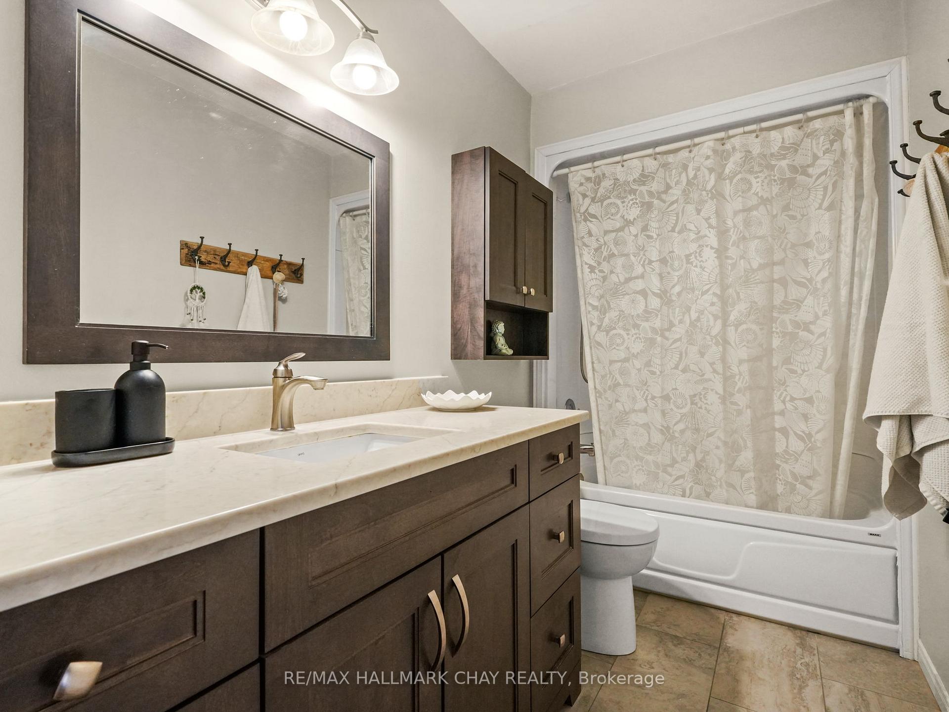 Photo 20 of 61 Green Briar Road, New Tecumseth, Alliston — HOMEH
