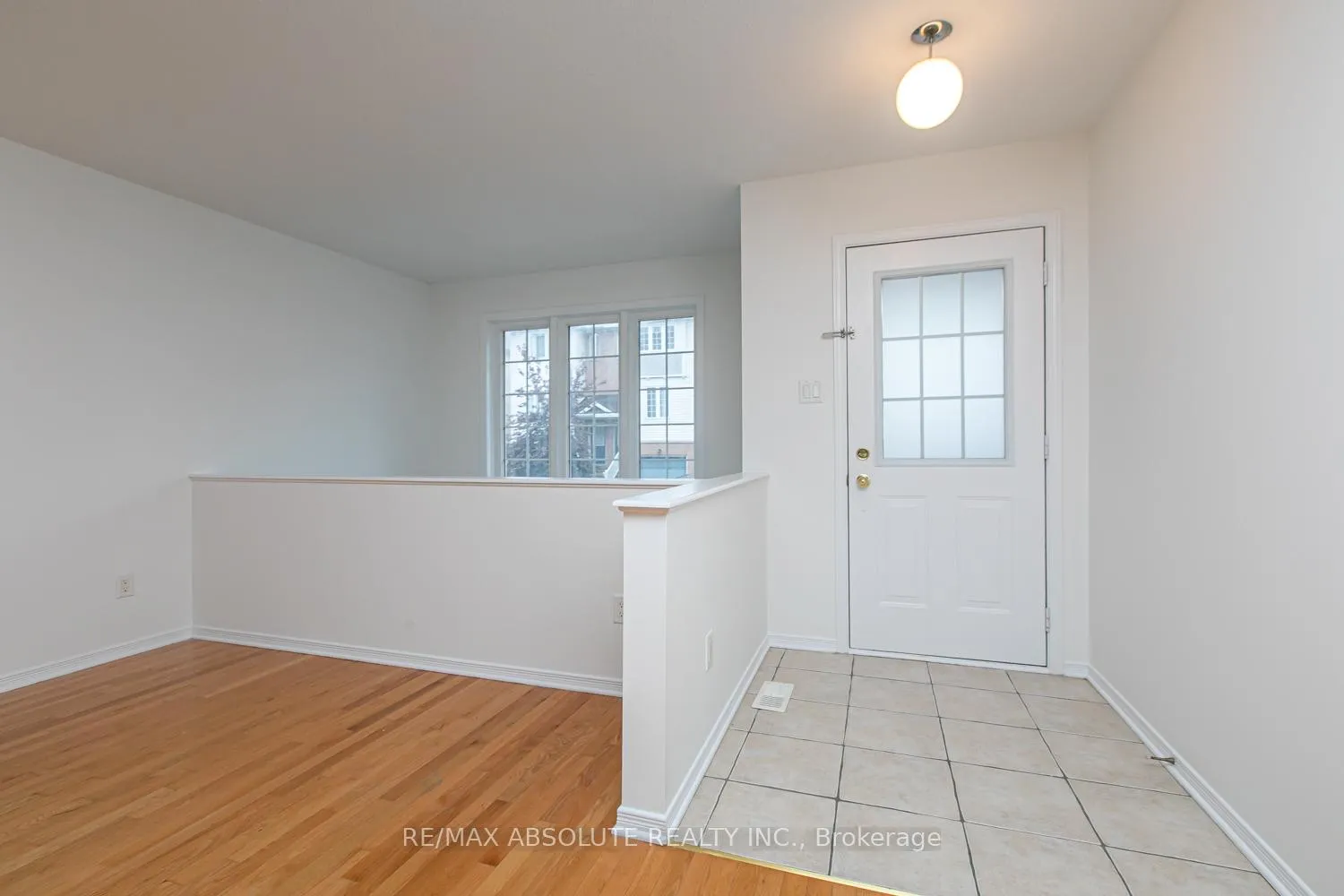 Photo 2 of 254 Gershwin Private, Ottawa, Westcliffe Estates — HOMEH