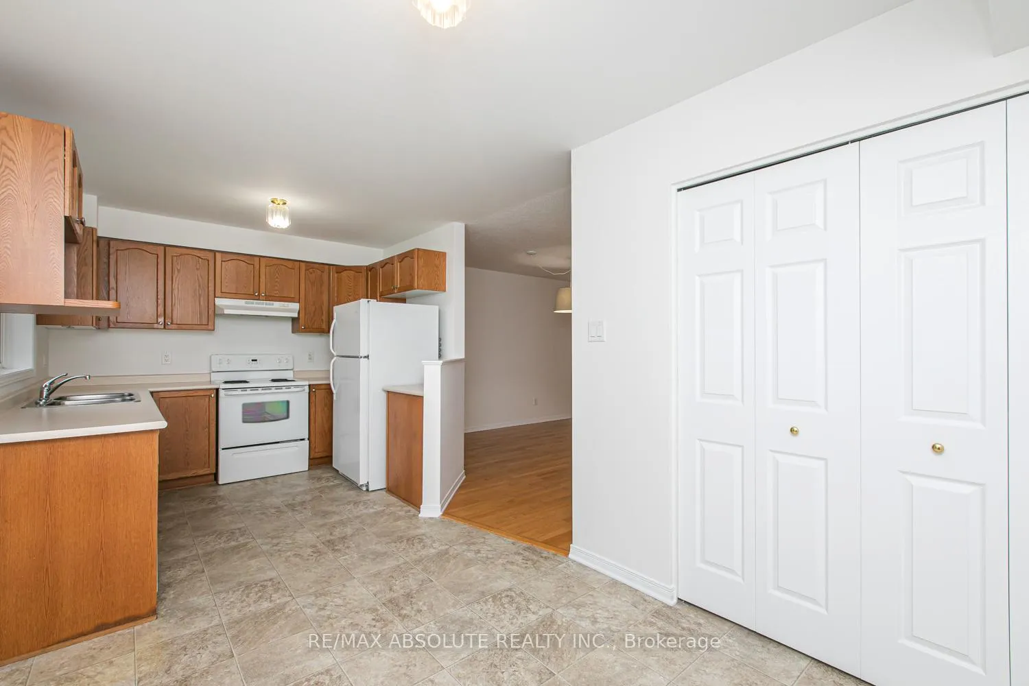 Photo 16 of 254 Gershwin Private, Ottawa, Westcliffe Estates — HOMEH