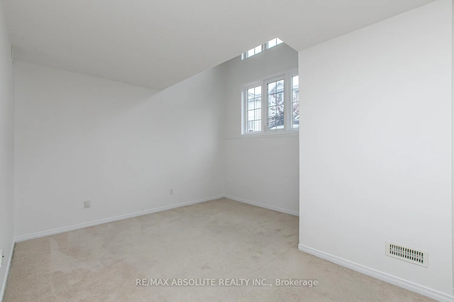 Photo 19 of 254 Gershwin Private, Ottawa, Westcliffe Estates — HOMEH