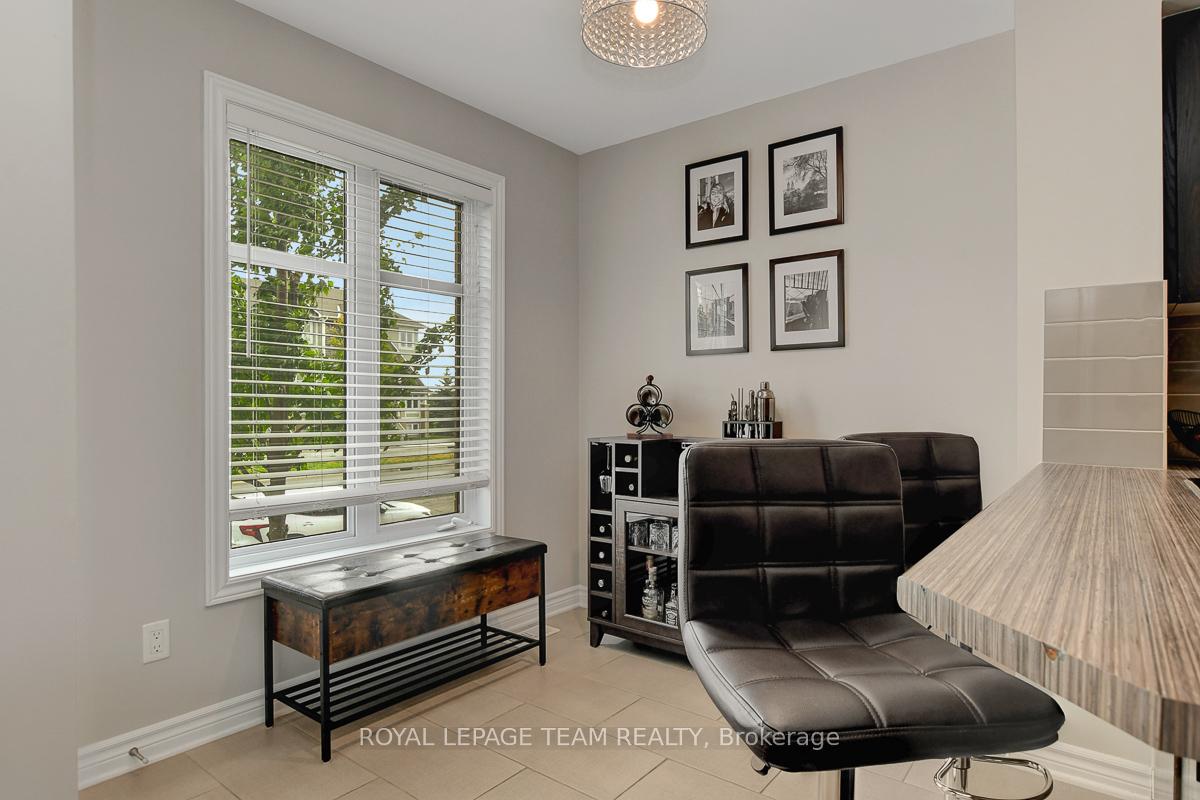 Photo 5 of Unit B, 629 Chapman Mills Drive, Ottawa, Barrhaven - Strandherd — HOMEH