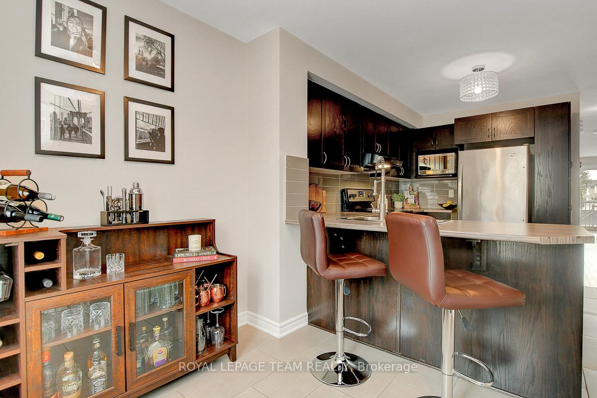 Photo 6 of Unit B, 629 Chapman Mills Drive, Ottawa, Barrhaven - Strandherd — HOMEH