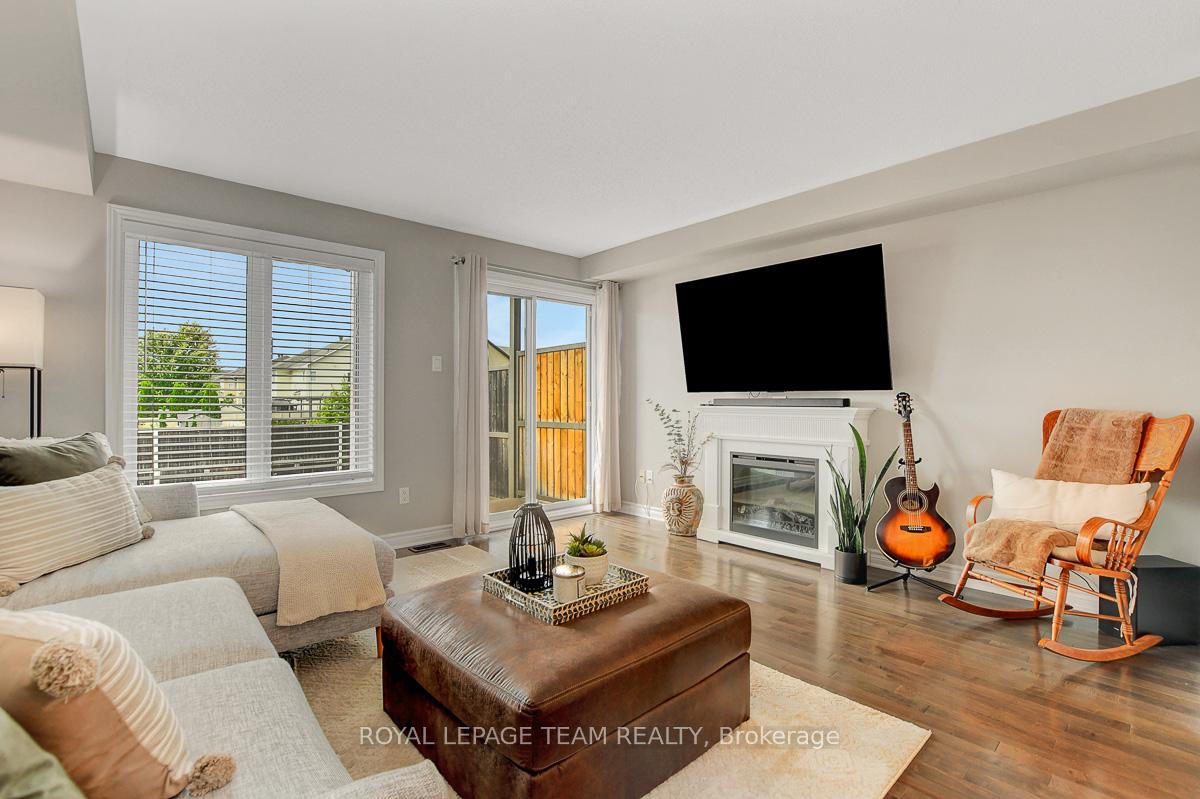 Photo 17 of Unit B, 629 Chapman Mills Drive, Ottawa, Barrhaven - Strandherd — HOMEH